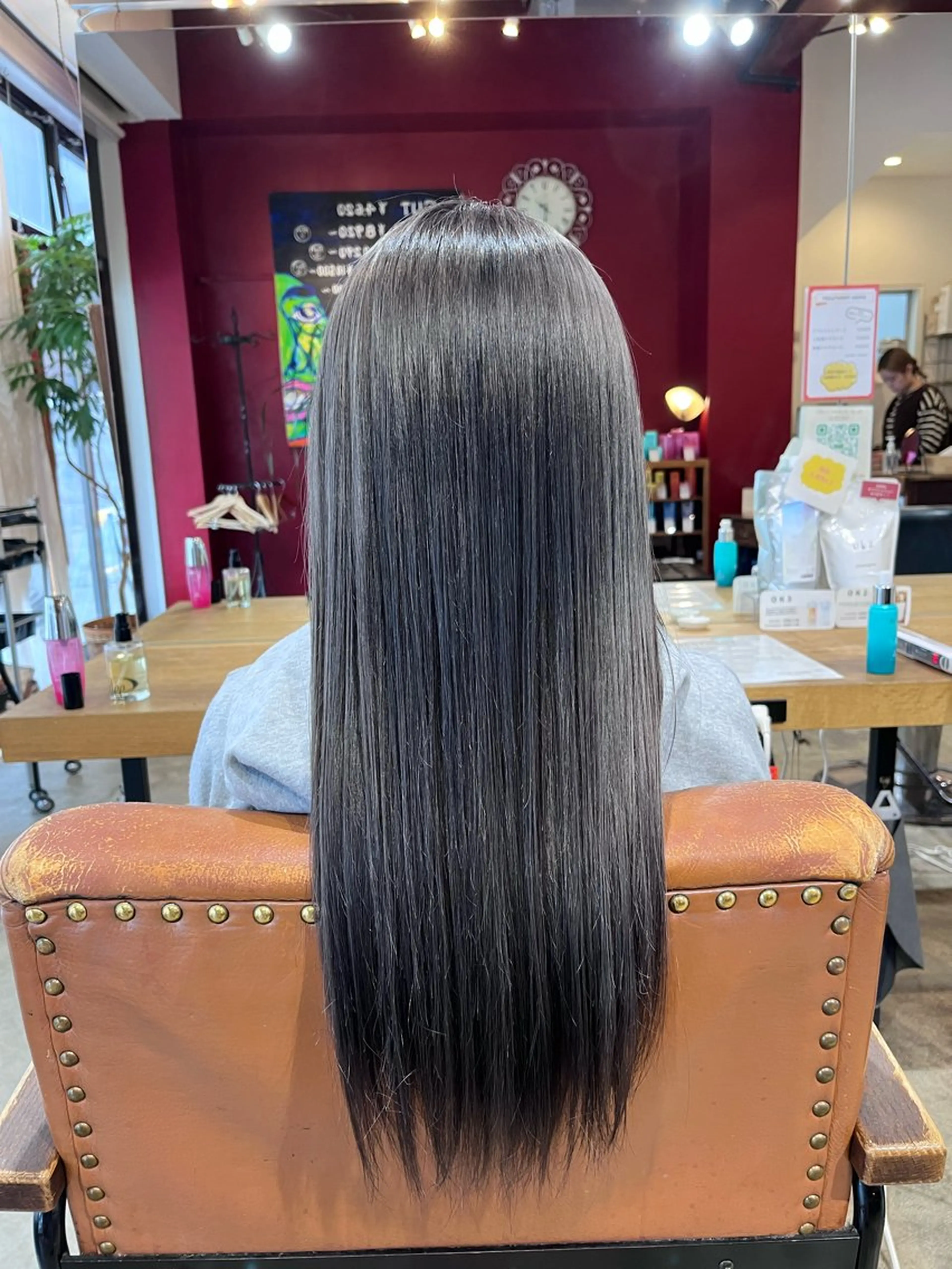 ロング カラー グレージュ 戸井 悠斗のヘアスタイル