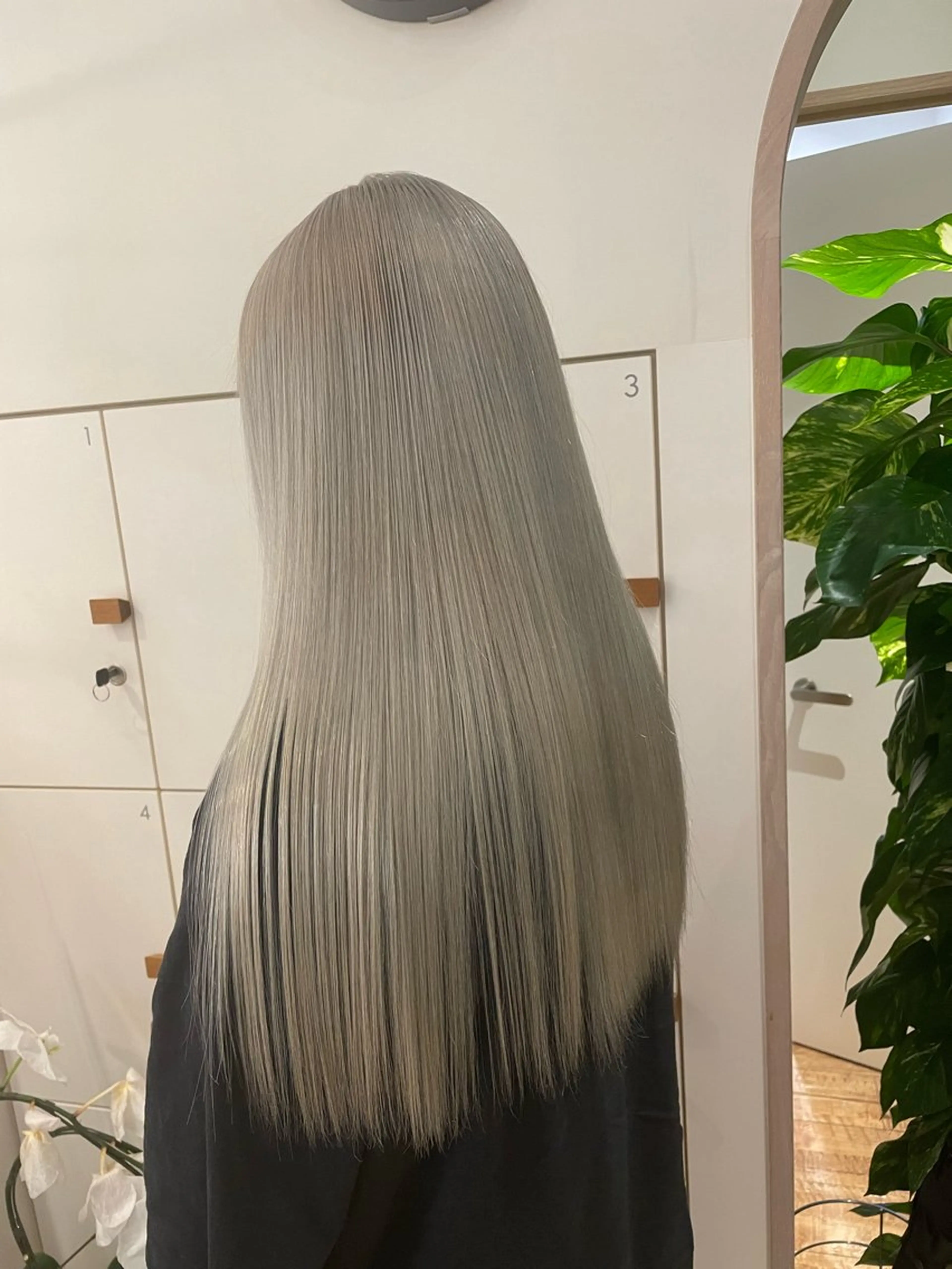 ロング カラー ヘアカラー ブリーチ👩‍🦳/ ‪✂︎MANAMIのヘアスタイル