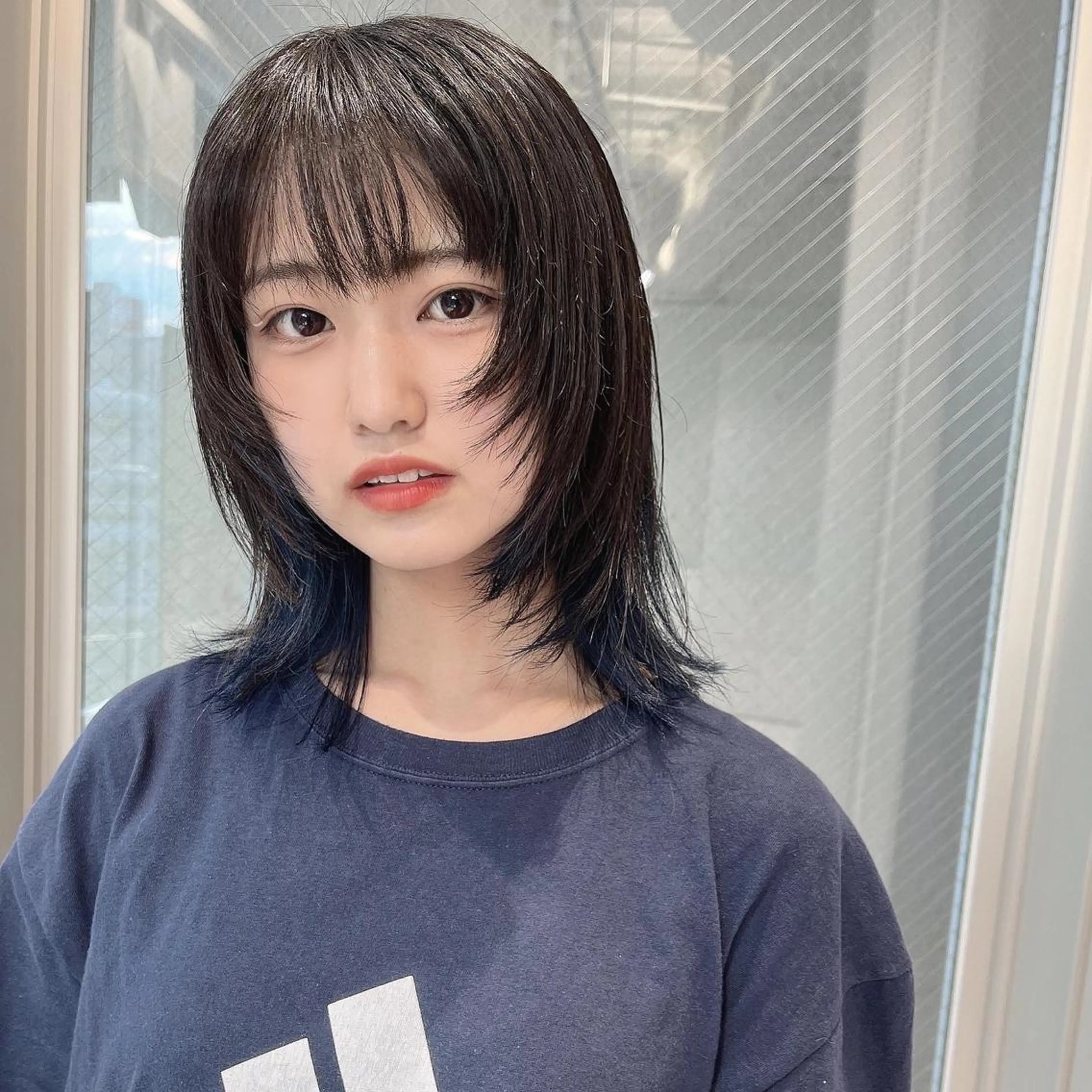 ミディアム ウルフカット ウルフカット／吉村 桃子のヘアスタイル