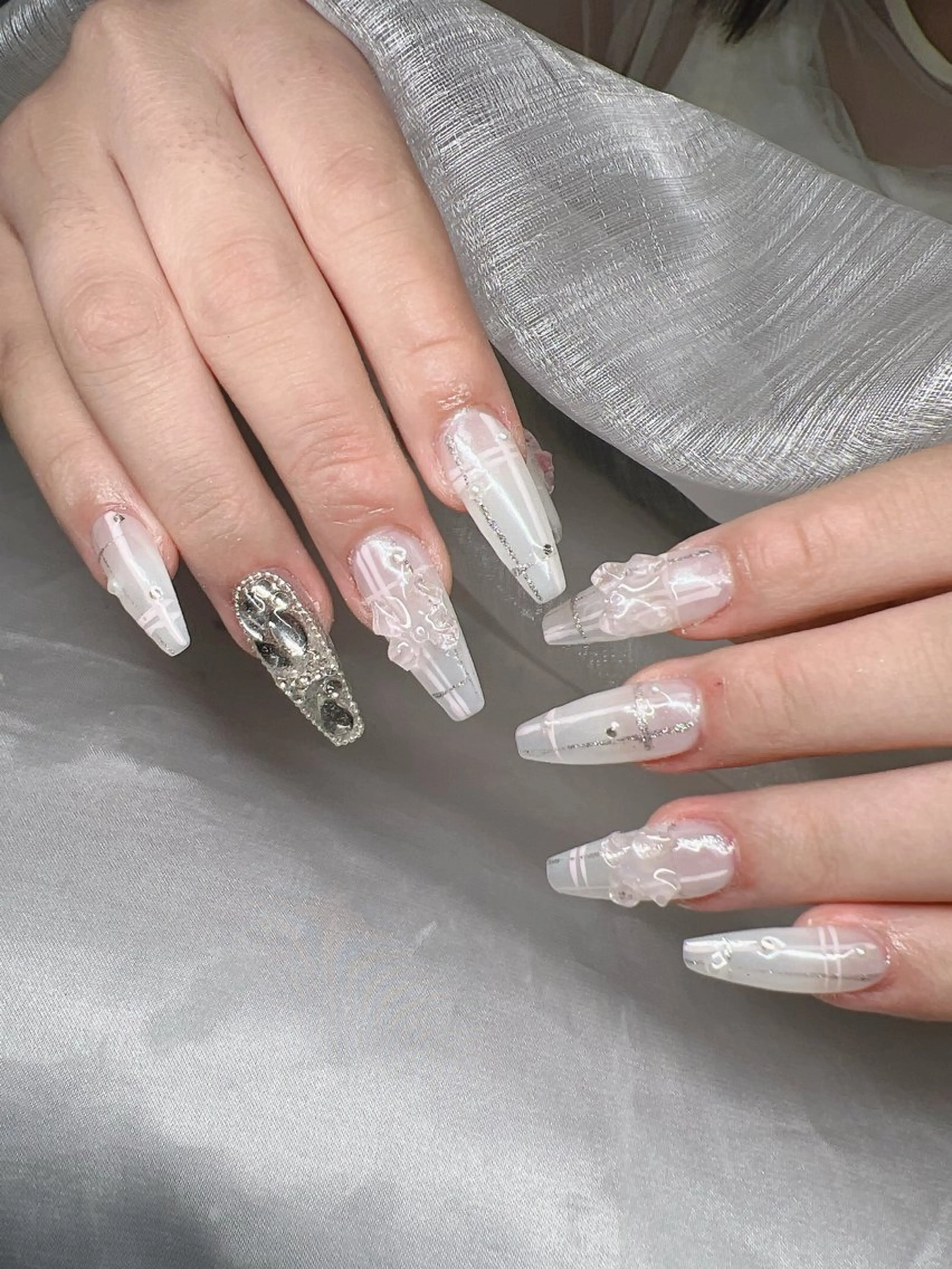 ネイル 長さ出し グラデーション 卒業式 キラキラネイル マグネットネイル ハンドネイル Lee Nailsのネイルデザイン