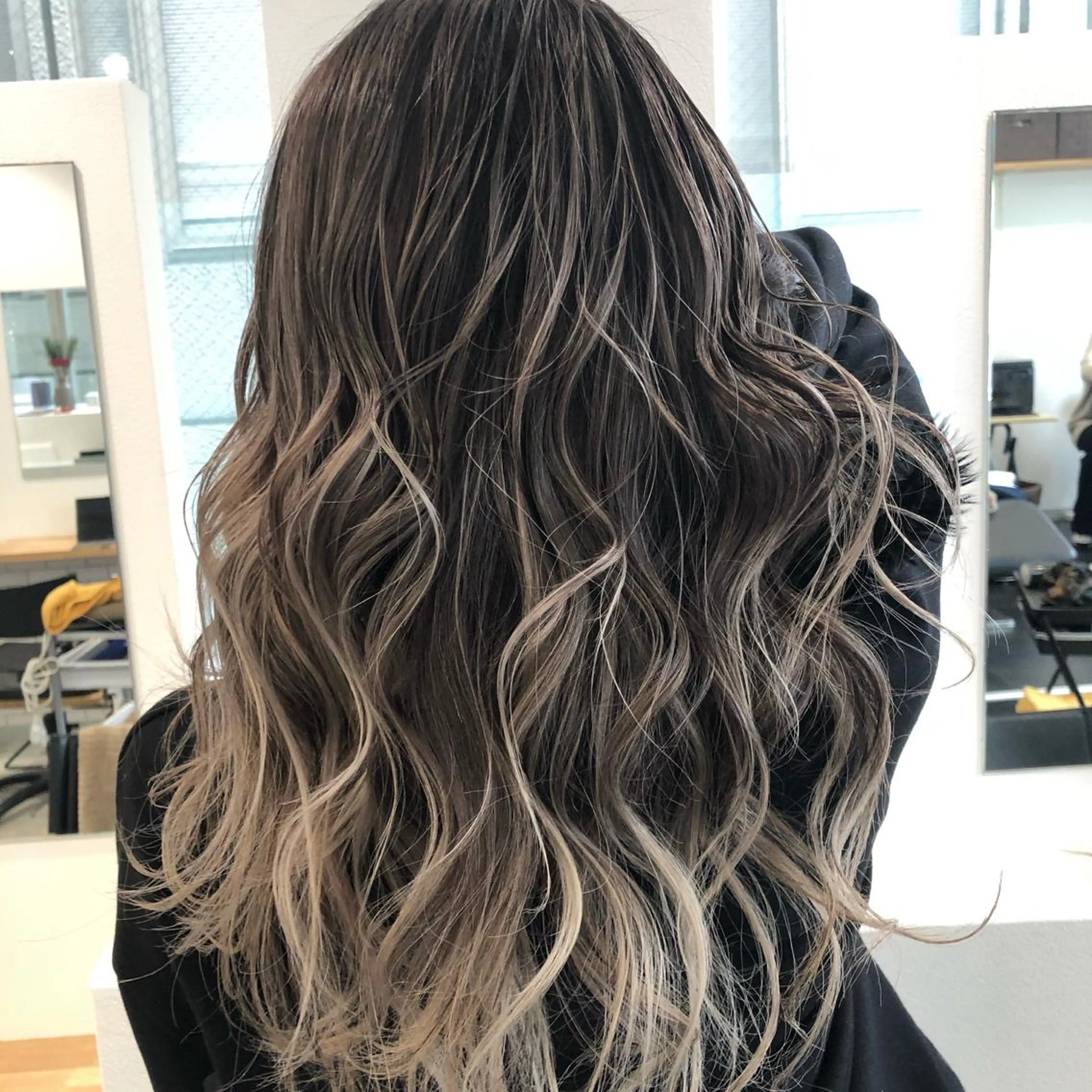 ミディアム カラー バレイヤージュ レイヤーカット ヘアカラー JILBLAN京都 ショート/ハイライトのヘアスタイル