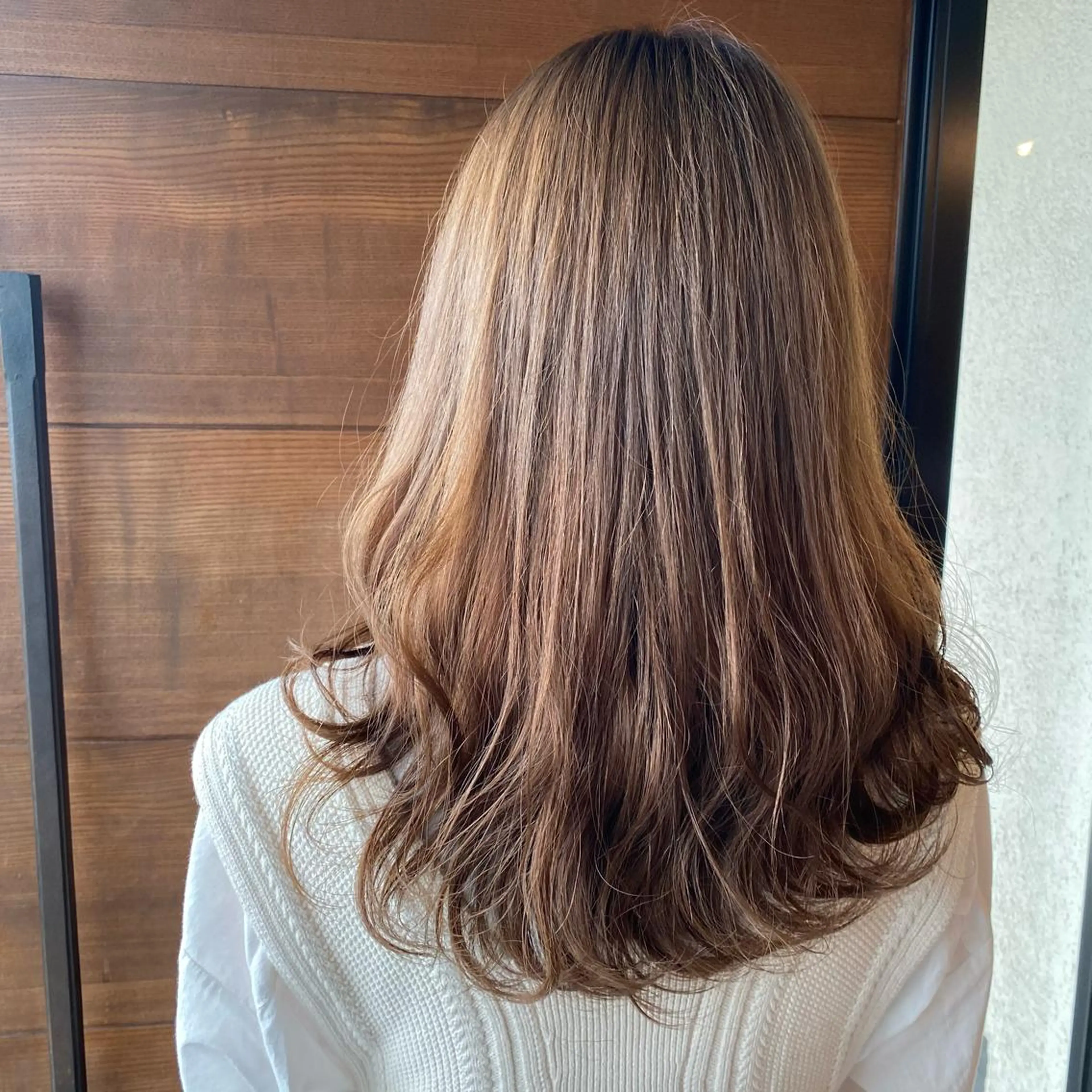 セミロング ミルクティーブラウン ヘアカラー トリートメント geep Ryoyaのヘアスタイル