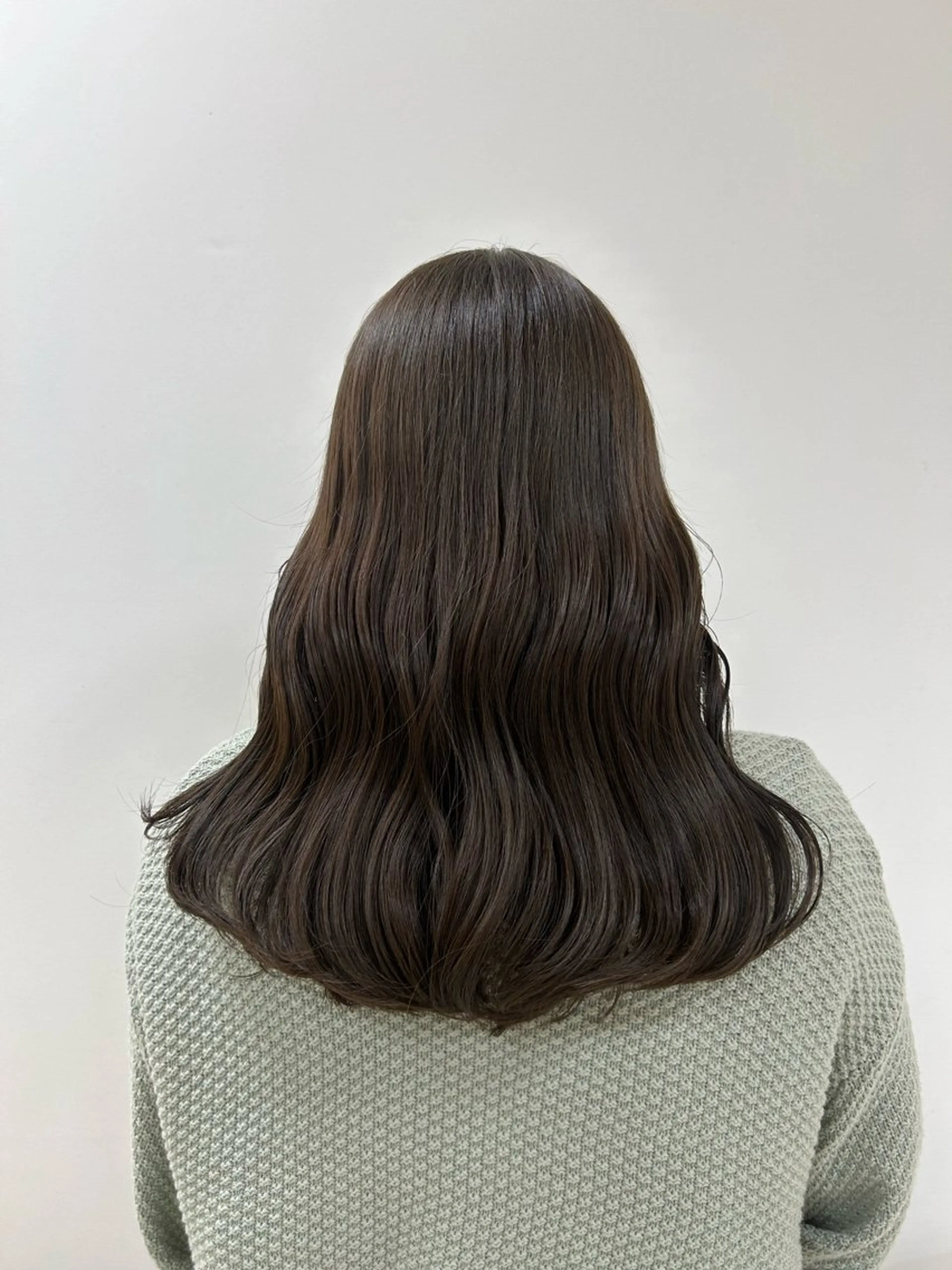 セミロング カラー kenje luscaのヘアスタイル