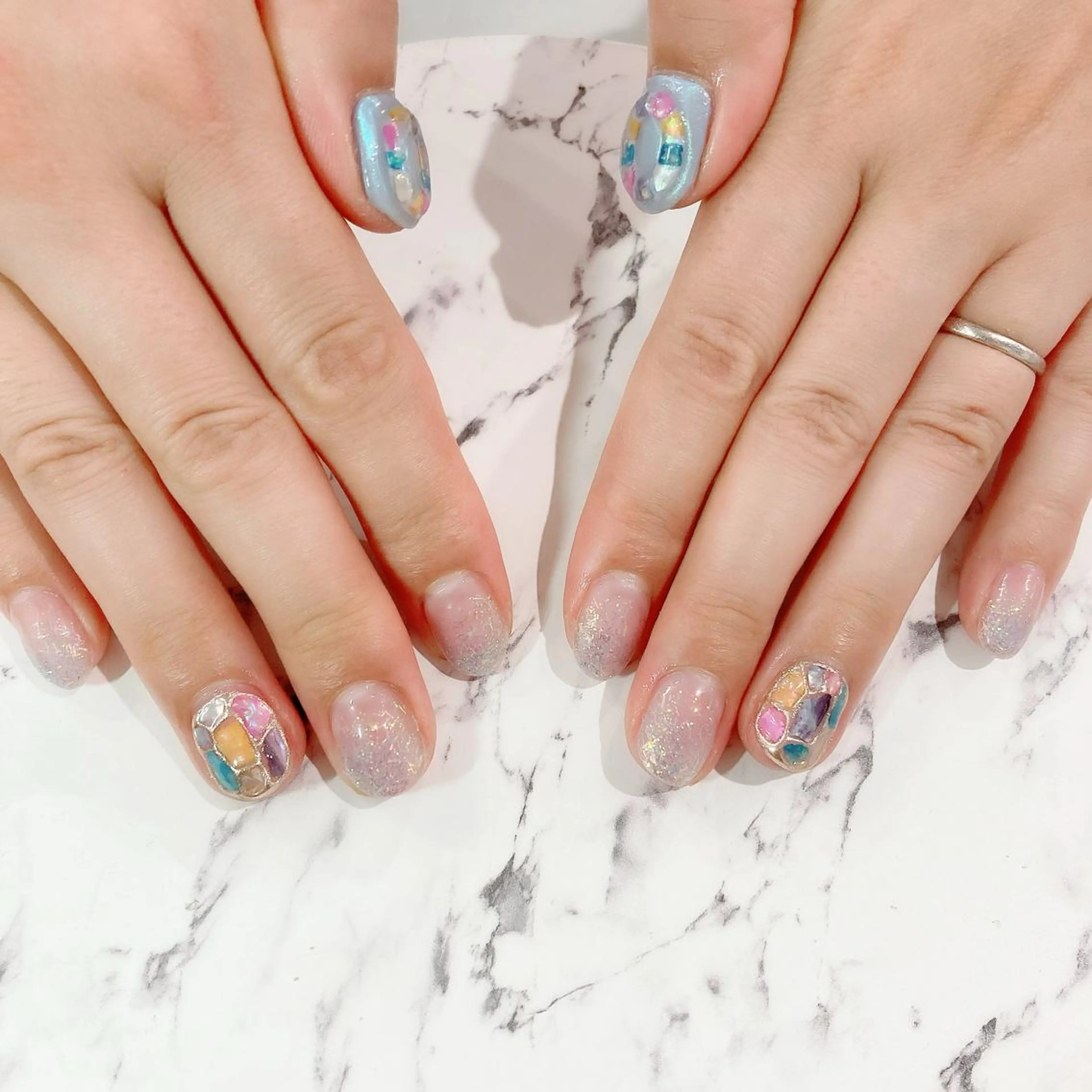 ネイル ジェルネイル グラデーション キラキラネイル パラジェル ぷっくりネイル ハンドネイル Nail Kのネイルデザイン