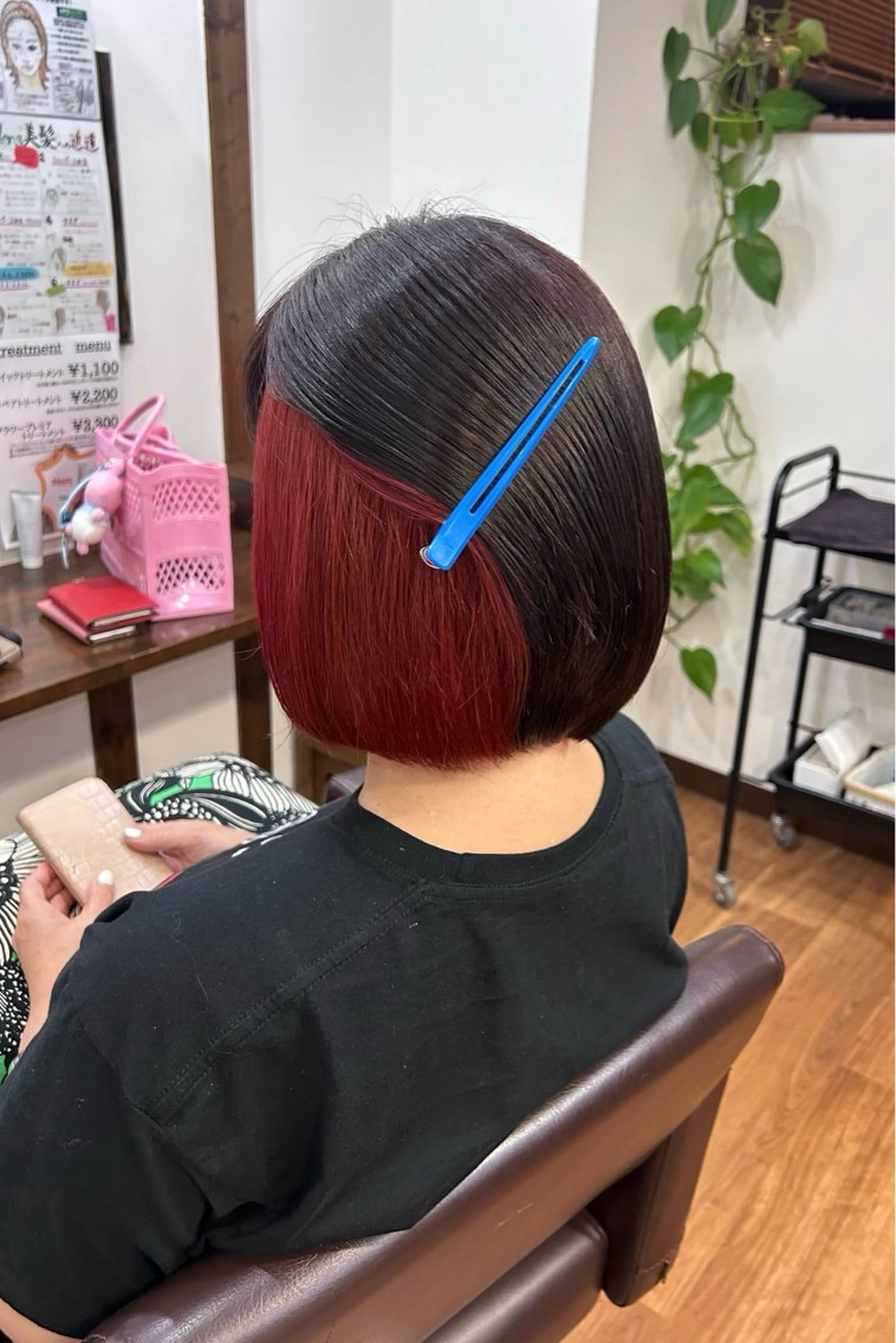 ショート カラー ブリーチ ブラウンカラー レッドカラー レッドブラウン ヘアカラー flower所属・原田 歩実のヘアスタイル