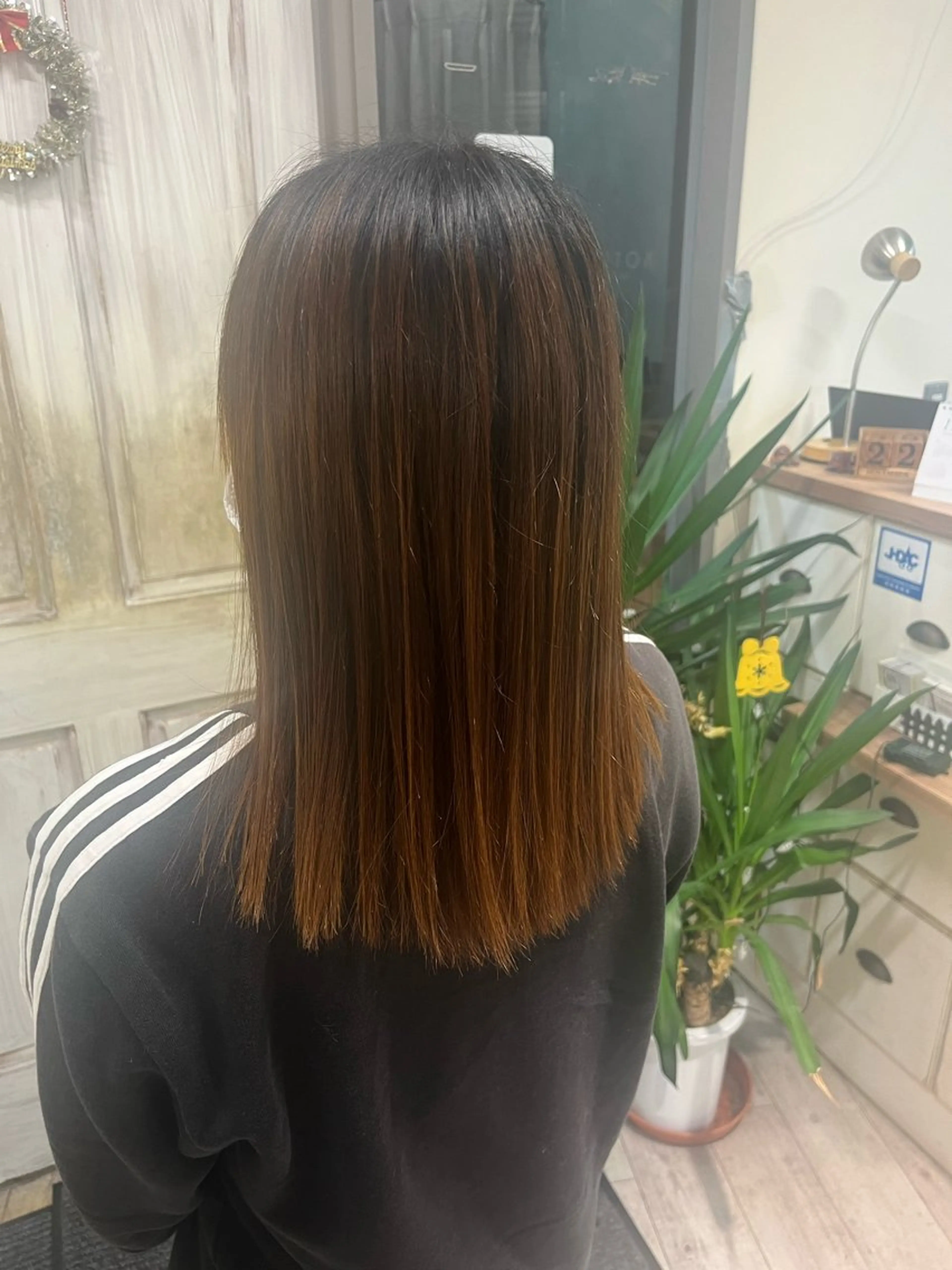 ミディアム 高堰 朱羽のヘアスタイル