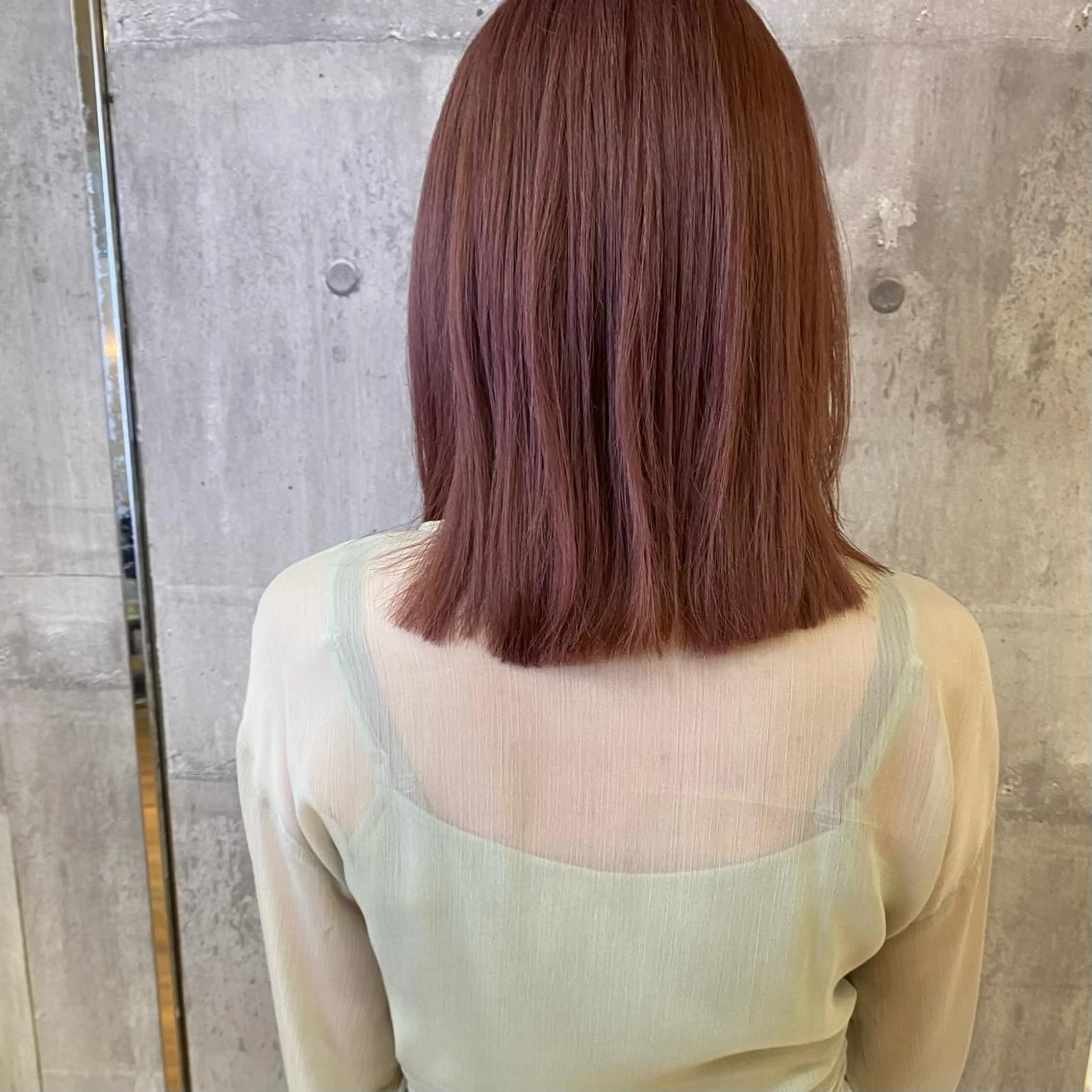 ミディアム カラー ピンクカラー カット ヘアカラー トリートメント 髪質改善ｶﾗｰ ｹｱﾌﾞﾘｰﾁ/ﾀﾑのヘアスタイル