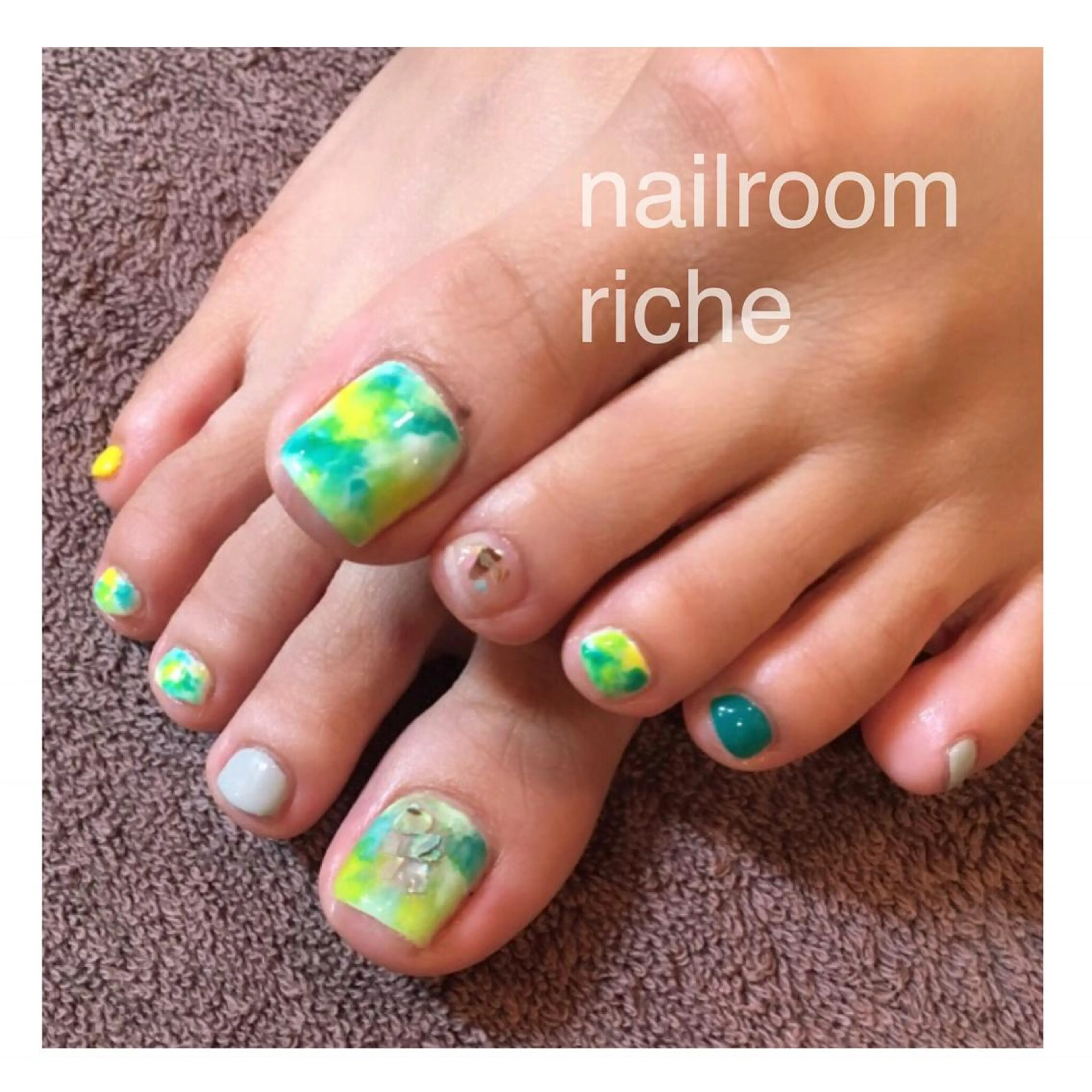 ネイル フットネイル nailroom richeのネイルデザイン