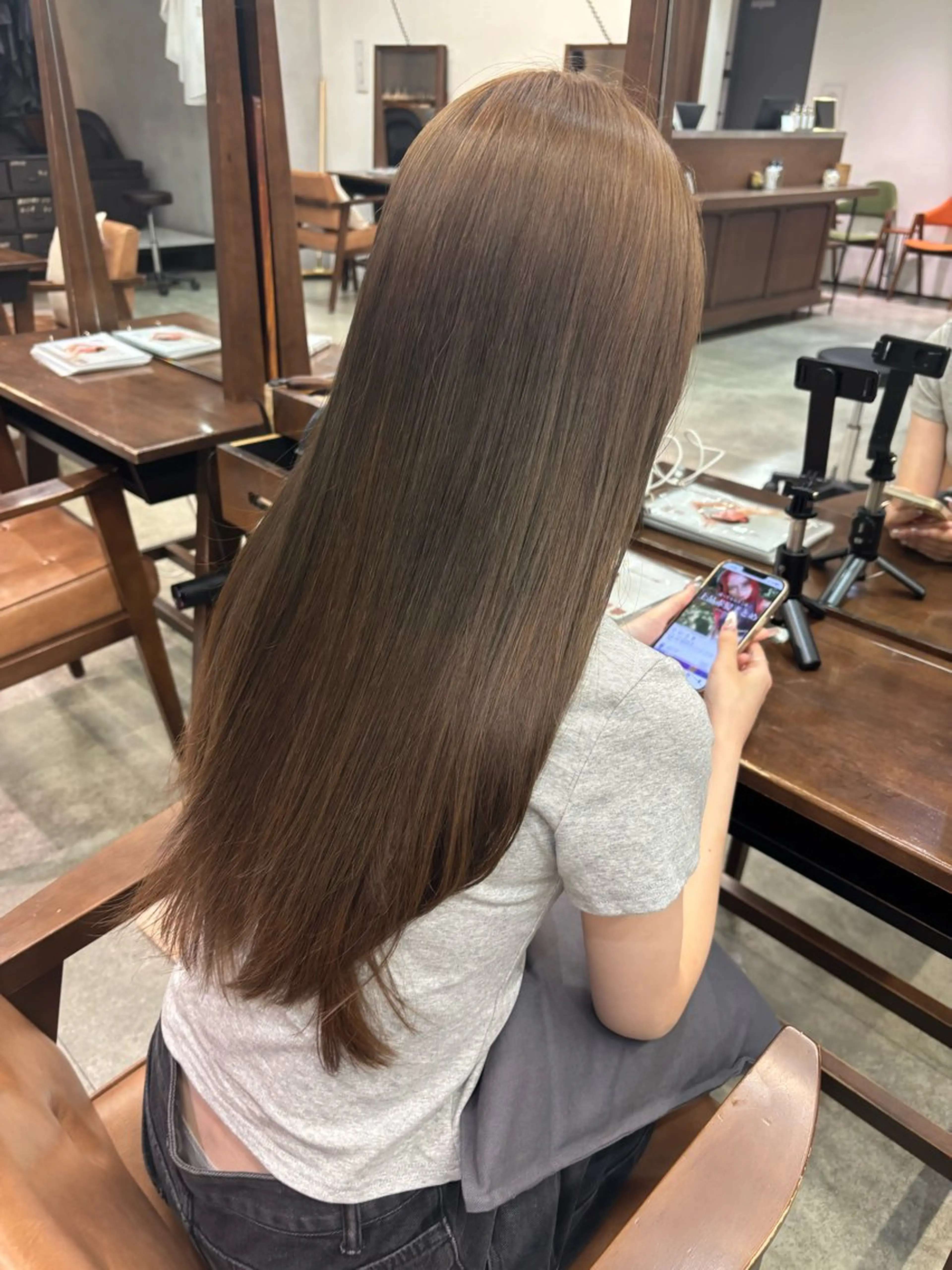 ロング ヘアカラー トリートメント saki‪🌱‬♡ /透明感カラーのヘアスタイル