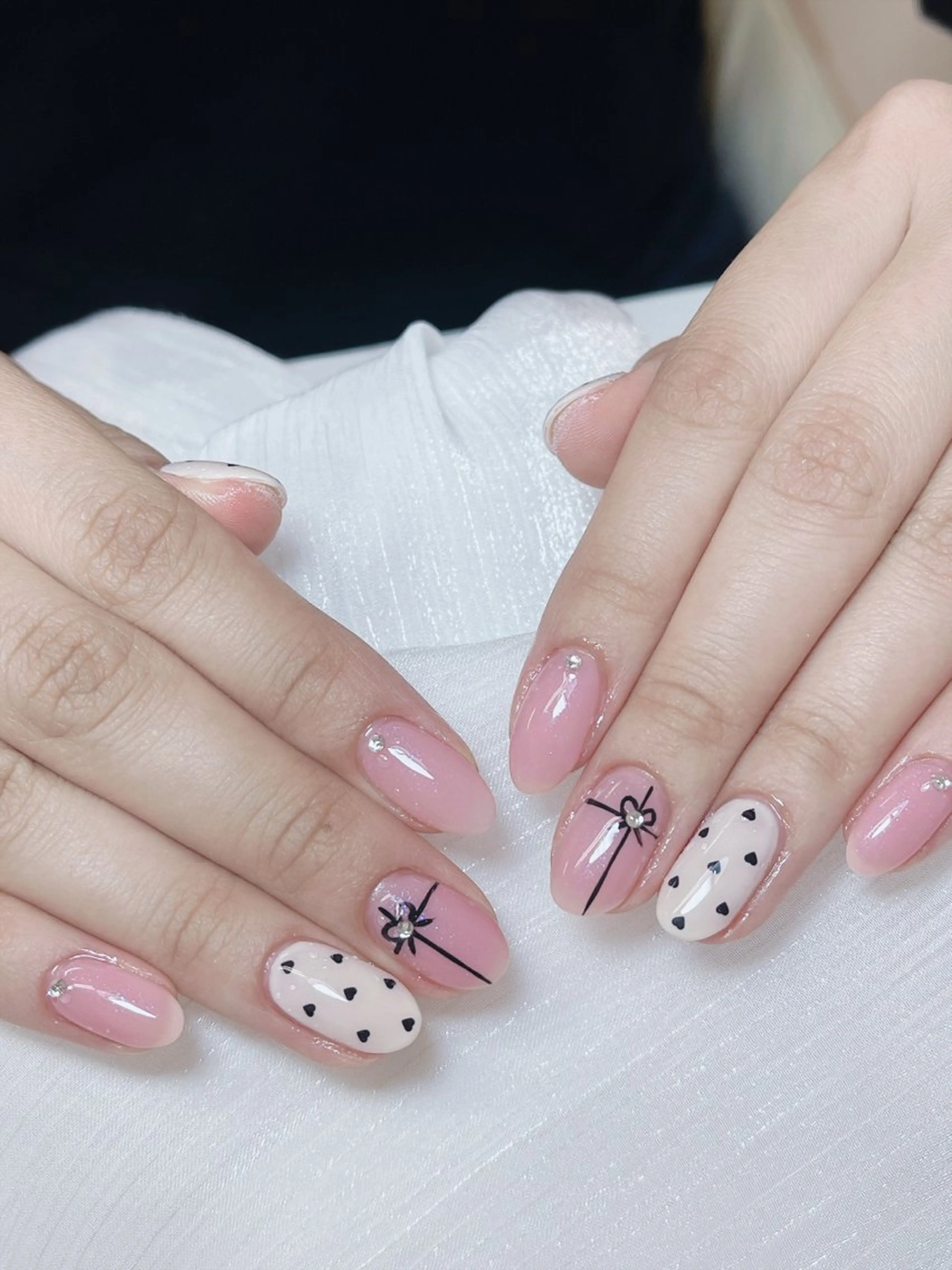 ネイル チークネイル フレンチネイル グラデーション キラキラネイル 韓国ネイル ハンドネイル DUO MI所属・DUO   MI nail salonのネイルデザイン