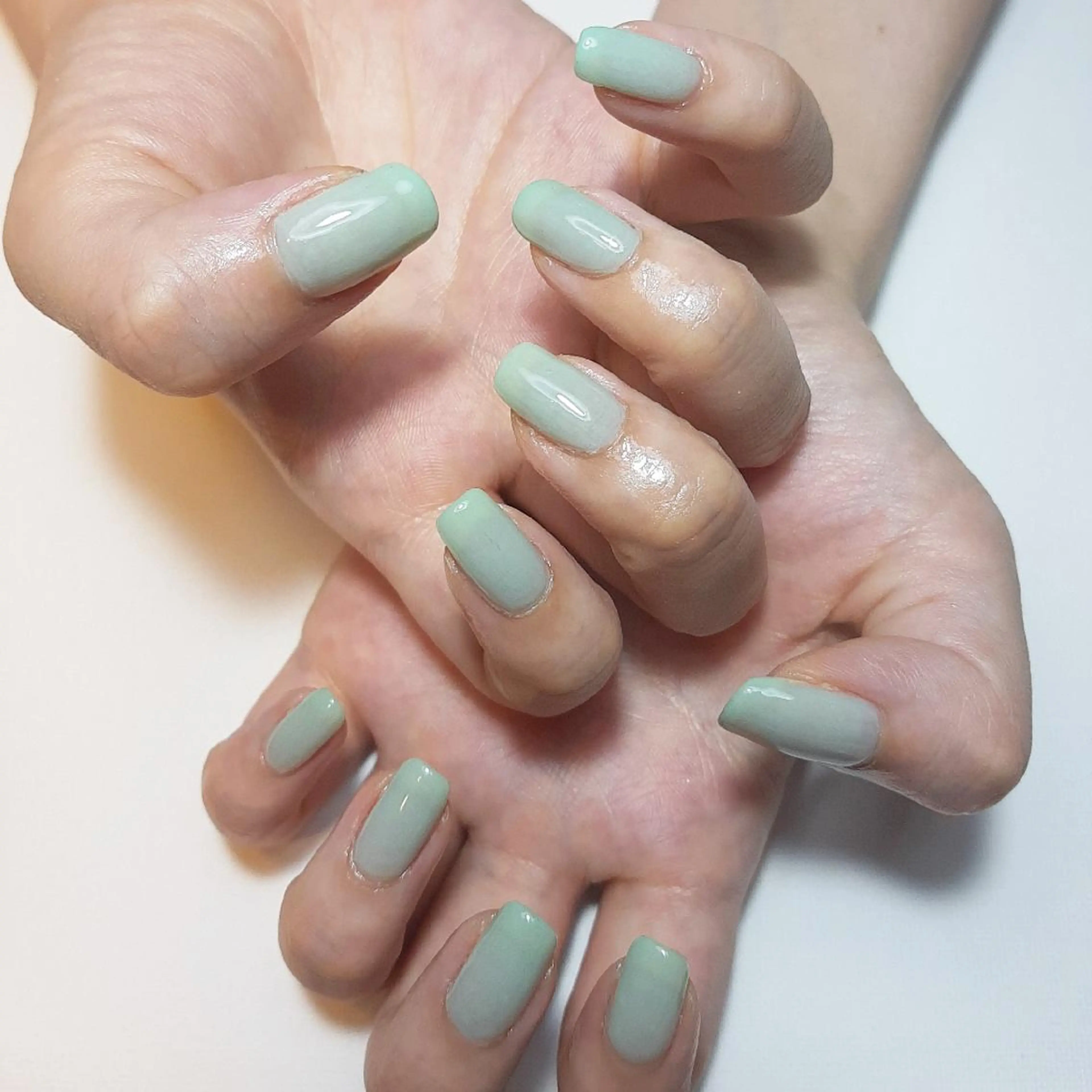 ネイル グリーン ワンカラーネイル owlnail /持込みデザイン専門のネイルデザイン