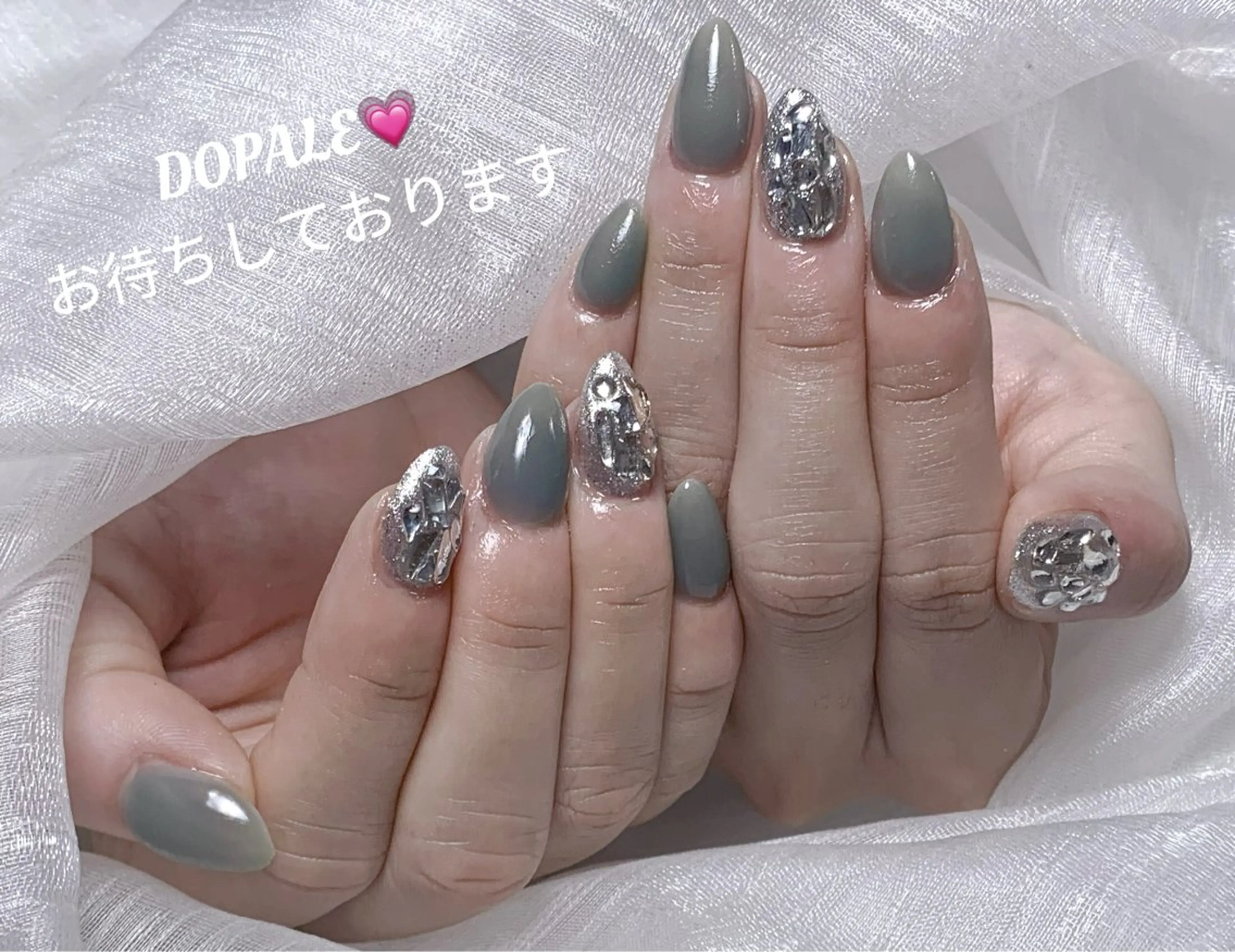 ネイル ストーンネイル U·Mi nail salon所属・U·Mi 容のネイルデザイン