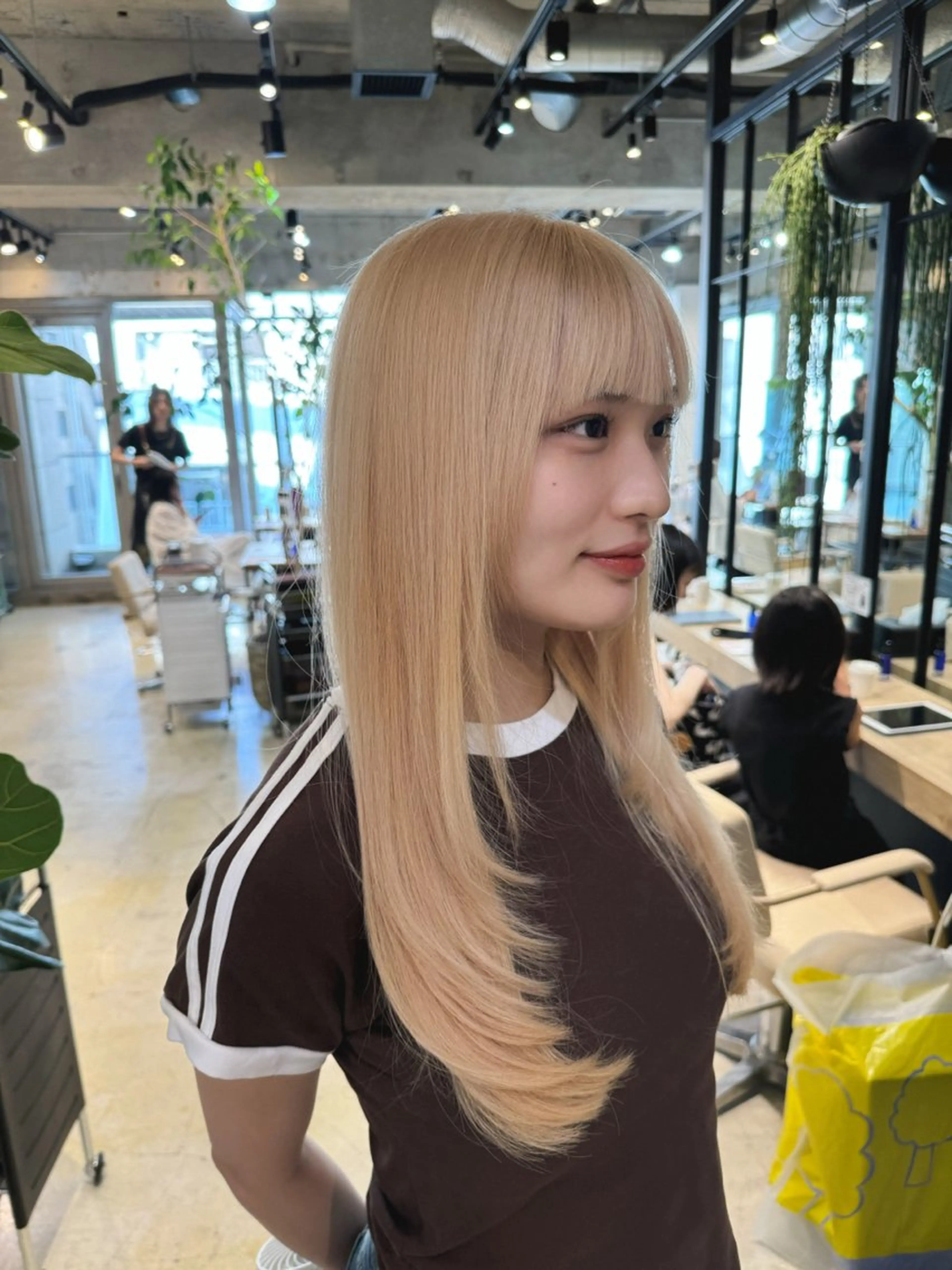 ロング カラー ブリーチ レイヤーカット 新宿ケアブリーチ 稲垣颯太のヘアスタイル