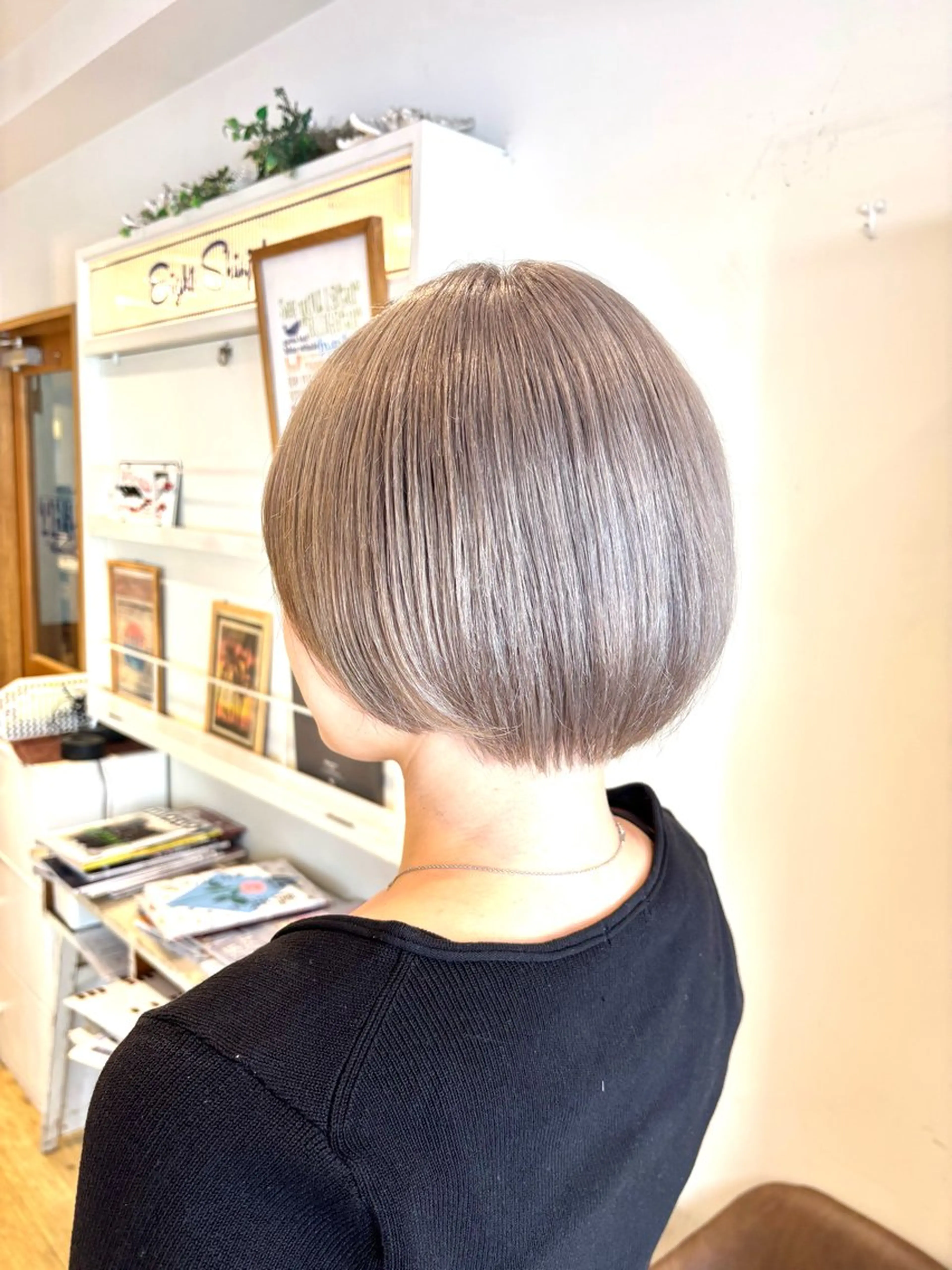 ショート カラー カット ヘアカラー トリートメント 新宿　副店長 新井彩斗のヘアスタイル