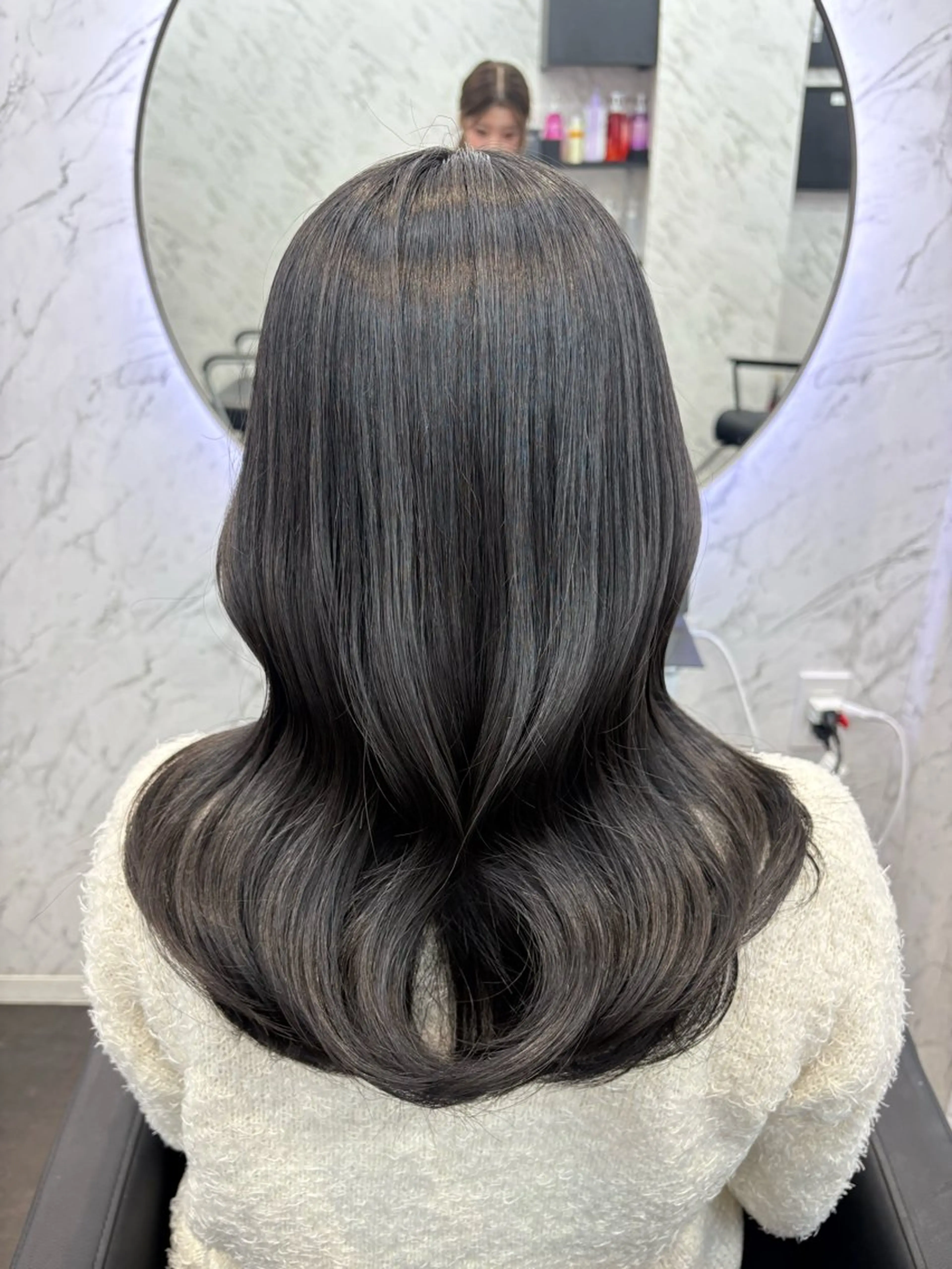 ロング カラー 黒髪 ブルーカラー ブルーブラック ヘアカラー hair salon dot. mooda 韓国風サロン 町田店所属・韓国風ヘア🎀🩶 /♡𝓝𝓸𝓪♡のヘアスタイル