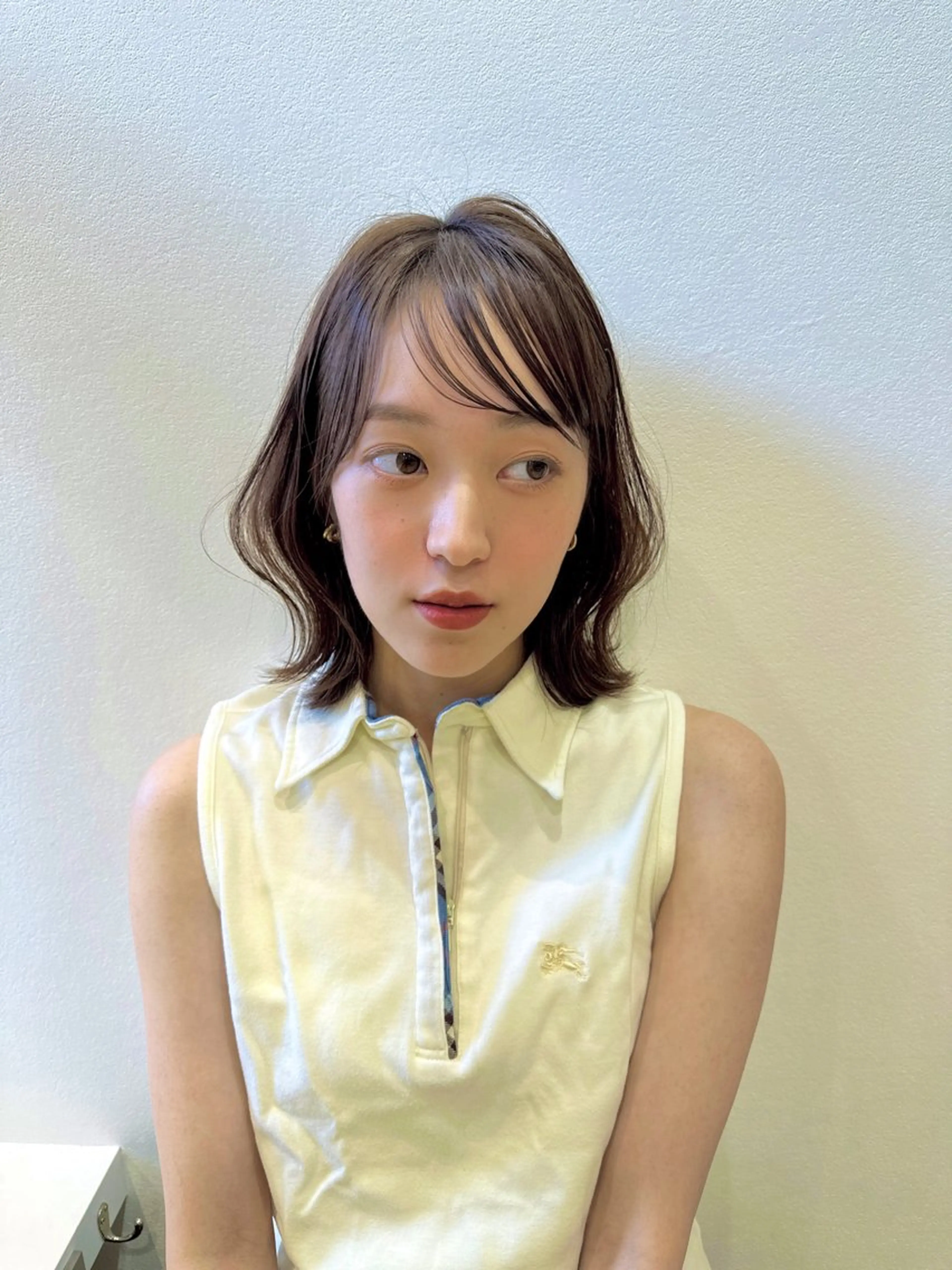 ミディアム カット ヘアカラー かえ🩶韓国ボブ🎀 透明感カラー🥣のヘアスタイル
