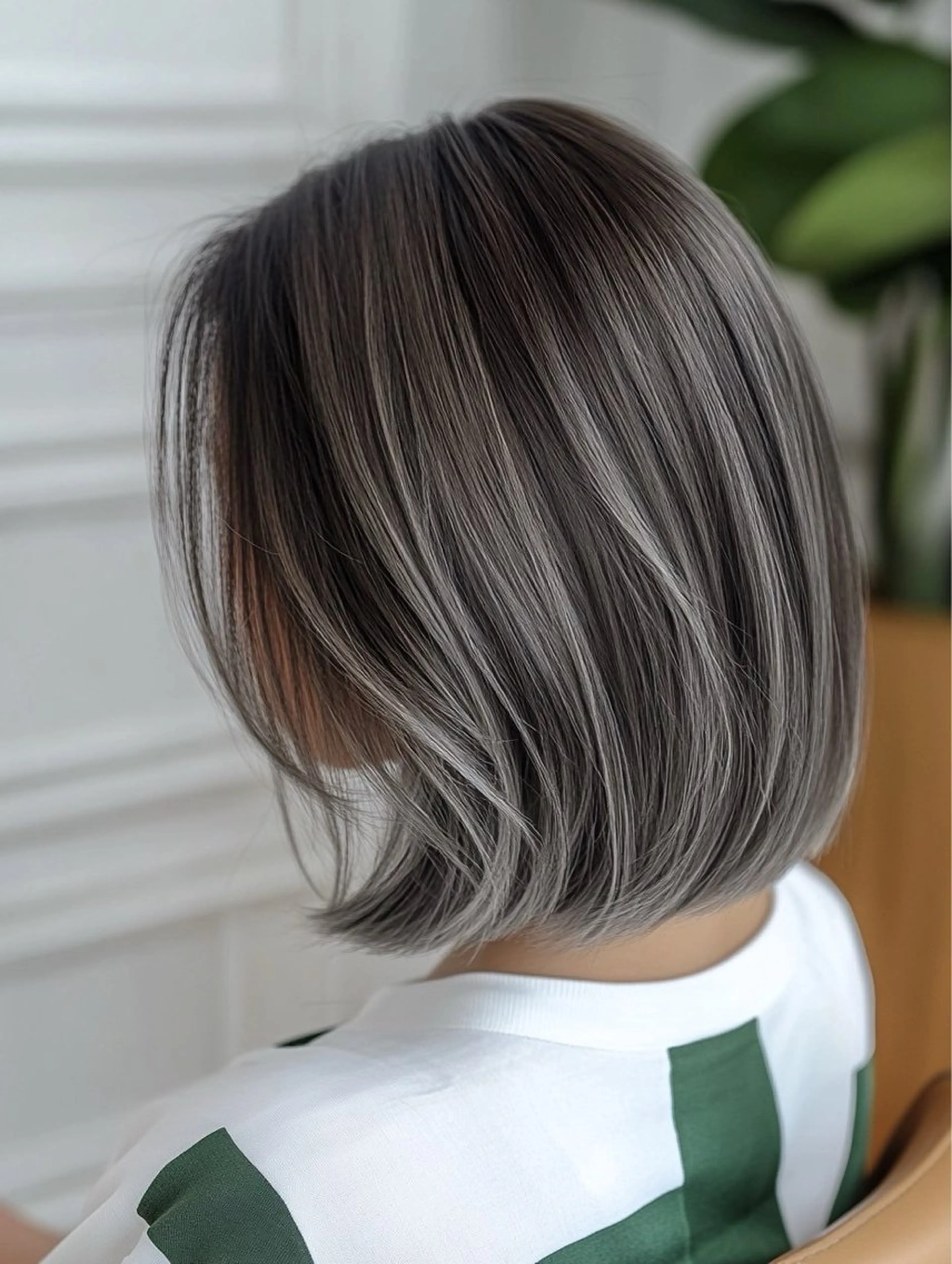ミディアム 👓moto トップカラーリストのヘアスタイル