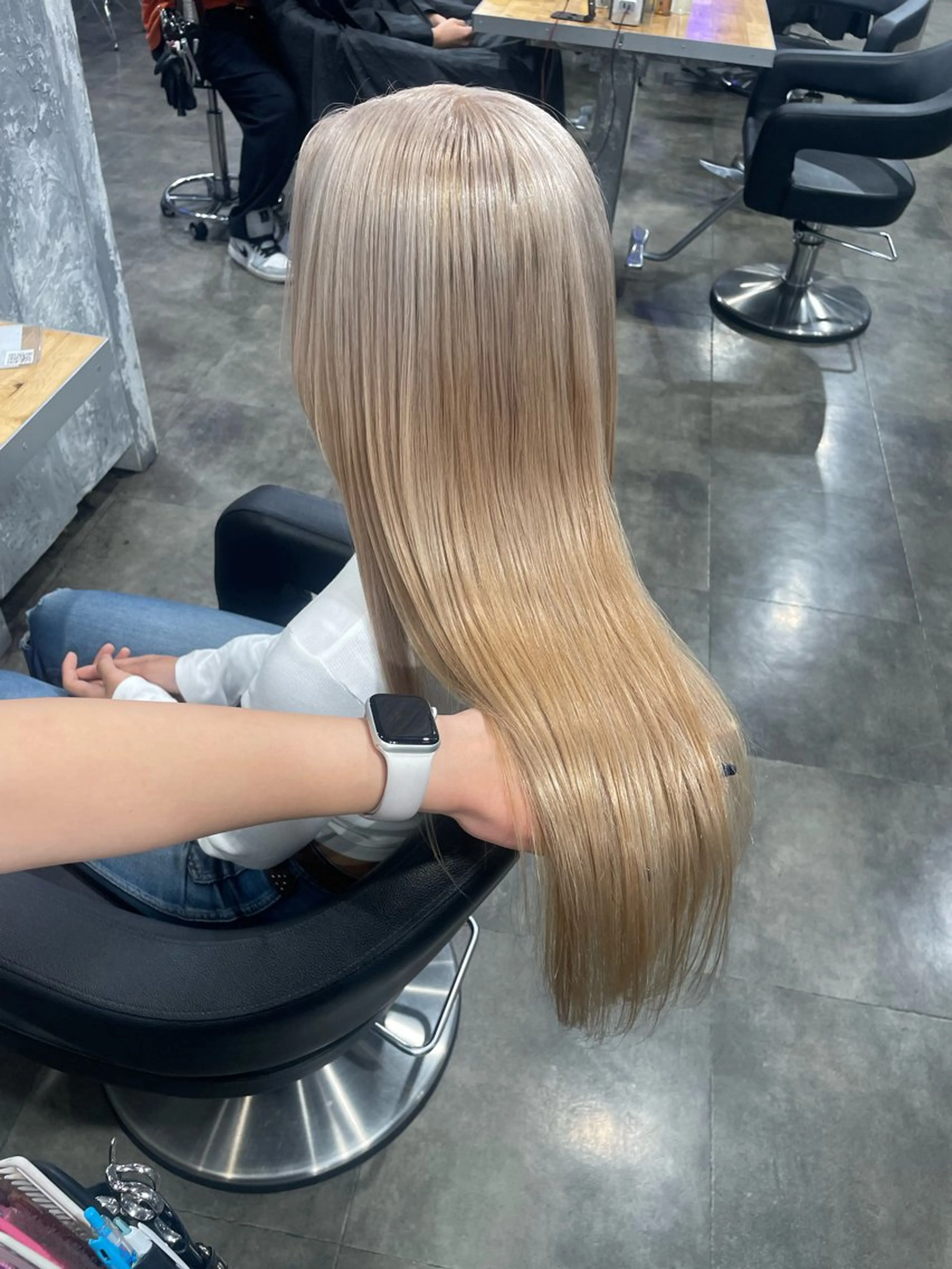 ロング カラー ヘアカラー ハイトーンブロンド 横浜💞ミオのヘアスタイル