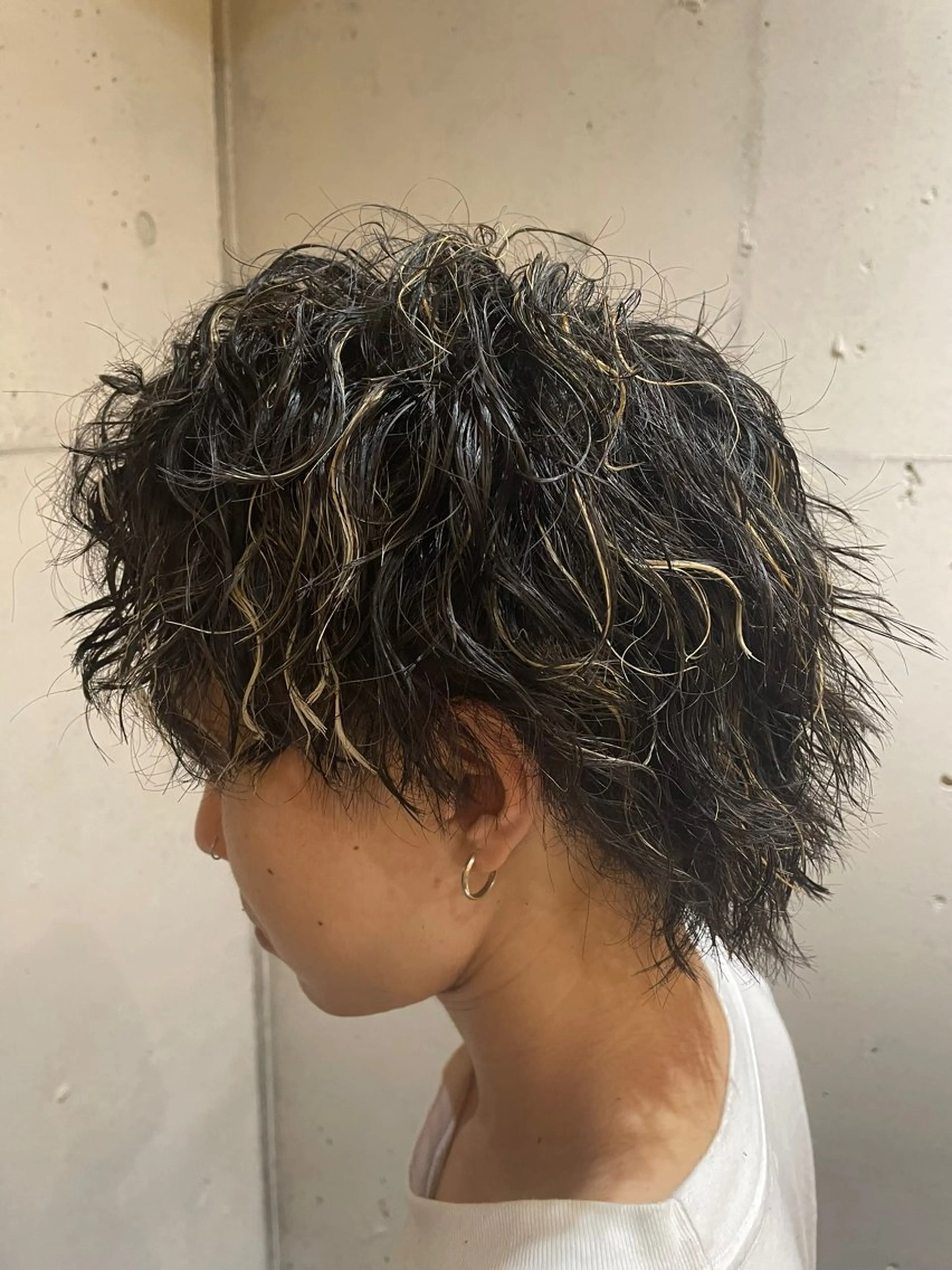 カラー パーマ メンズ メンズメッシュ メンズパーマ ツイストスパイラルパーマ メッシュ スパイラルパーマ VOAsorteGARDEN所属・野村 大樹のヘアスタイル