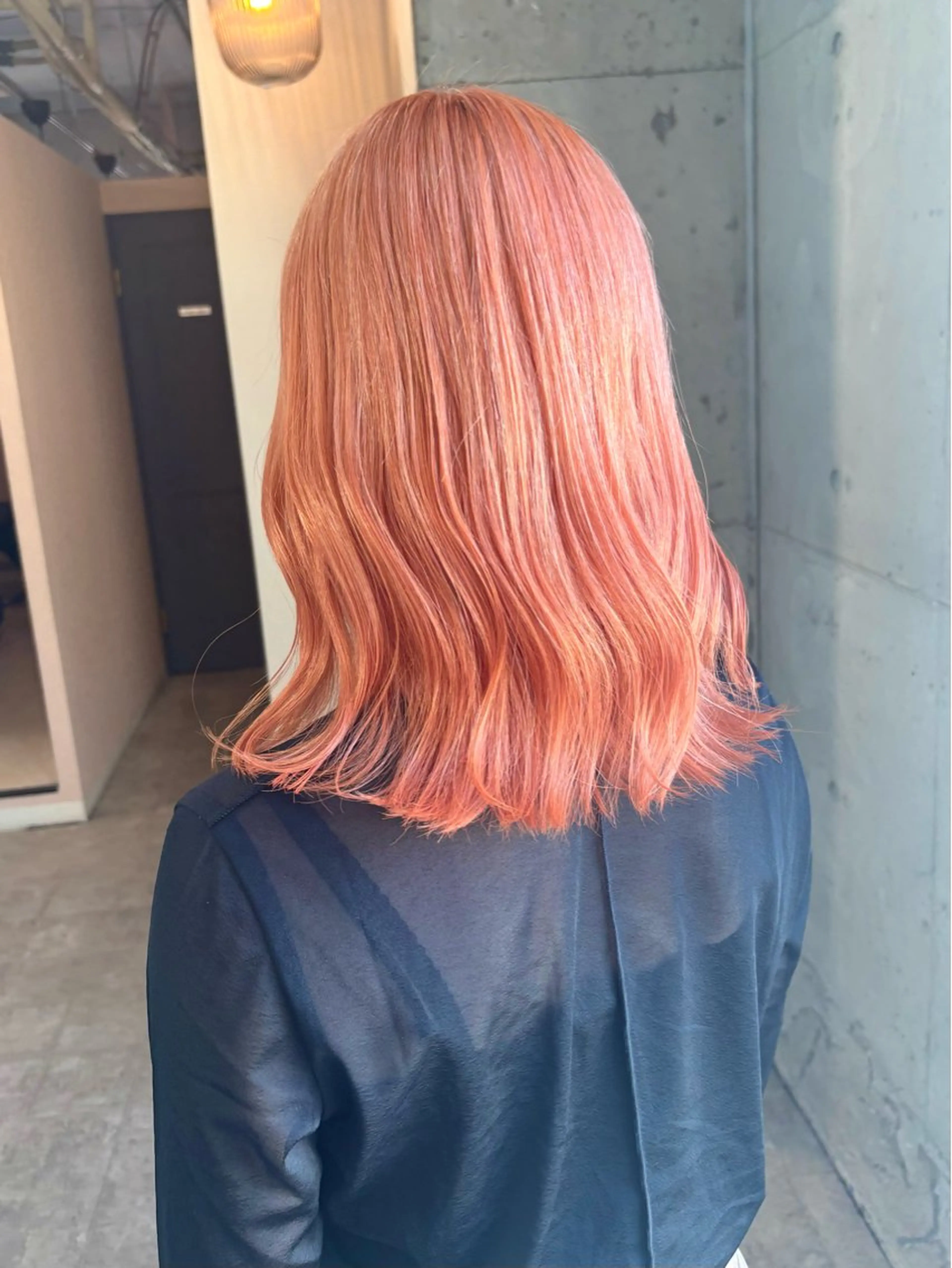 セミロング カラー オレンジ ヘアカラー lani hair salon所属・SHOTO ハイトー ン/デザインカラーのヘアスタイル