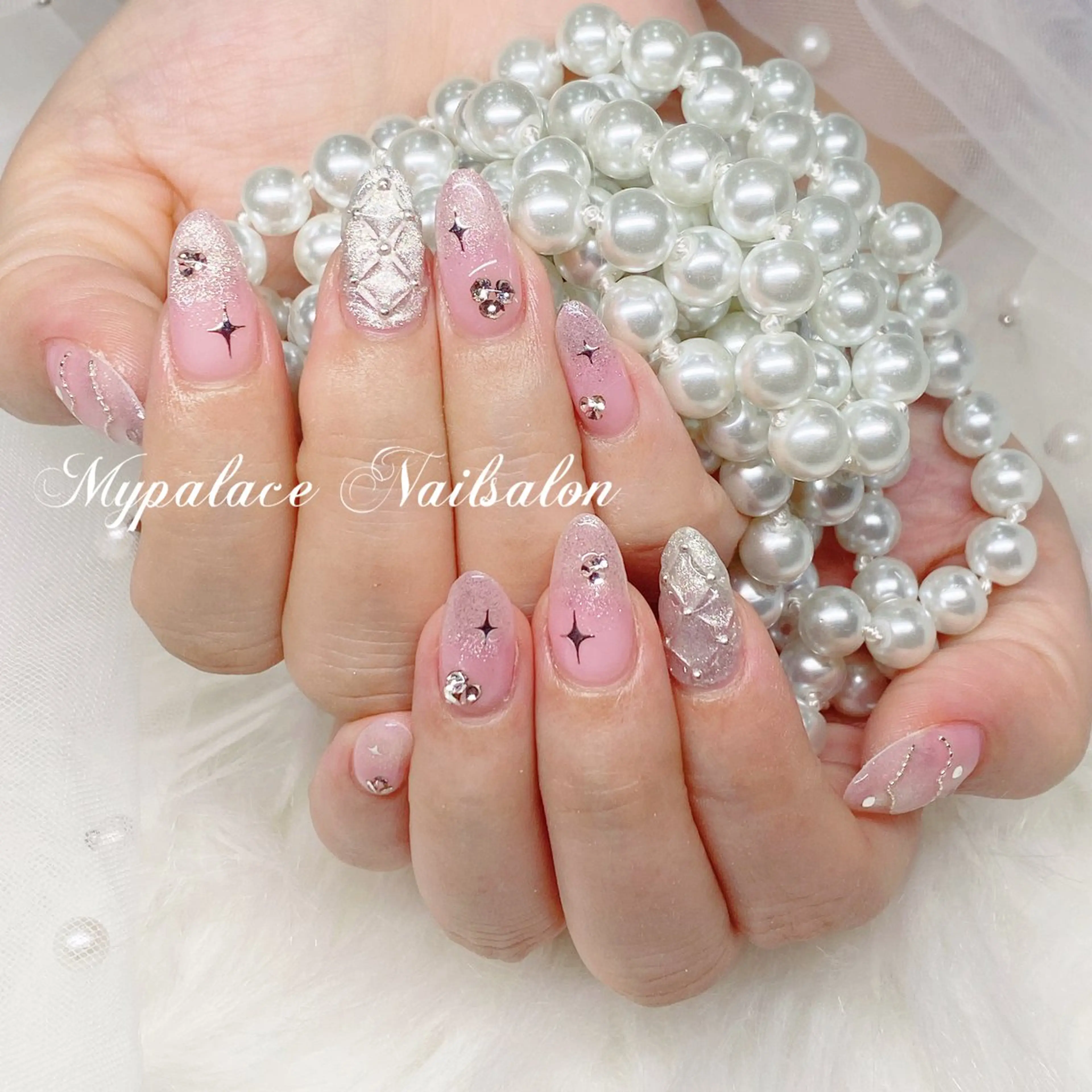 ネイル フレンチネイル キラキラネイル マグネットネイル マグネットフレンチ ピンク ハンドネイル Yuis Nailスカルプ専門のネイルデザイン