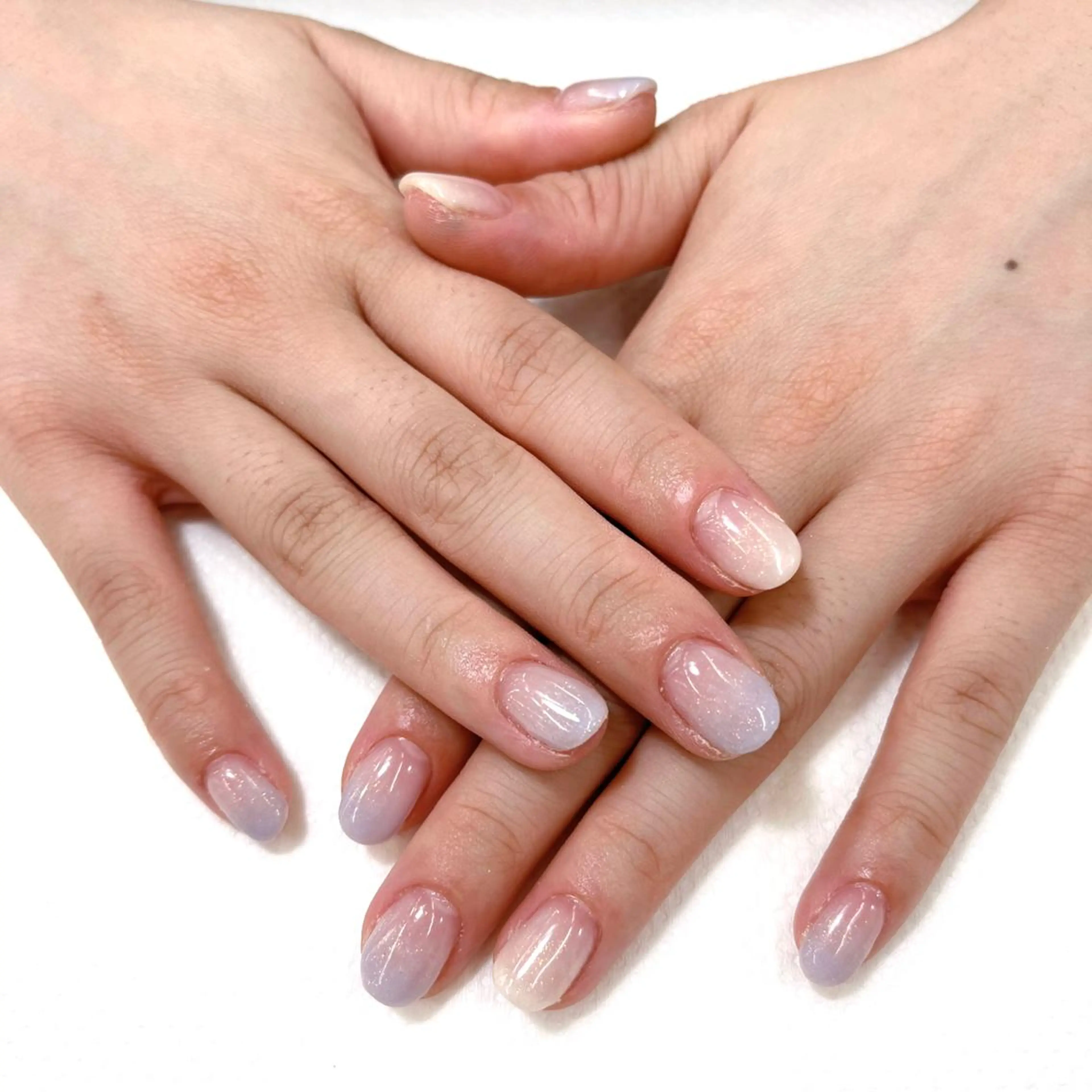 ネイル グラデーション ラメ(グリッター) ホワイト 【MAXKELLY】 AOYAMAのネイルデザイン