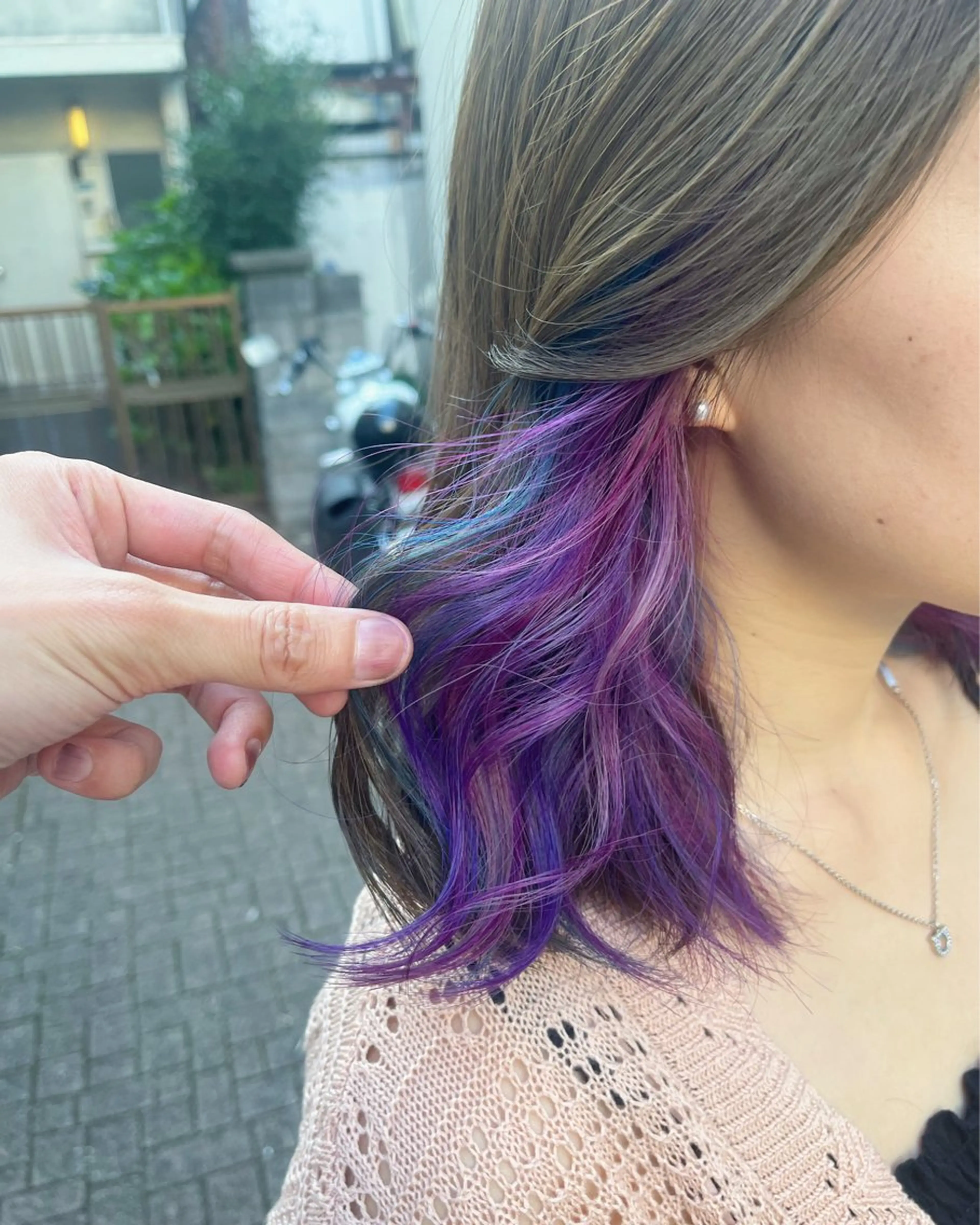 ミディアム カラー ブリーチ デザインカラー イヤリングカラー ユニコーンカラー カット ヘアカラー トリートメント 原宿サロン代表 デザインカラー伊藤卓のヘアスタイル