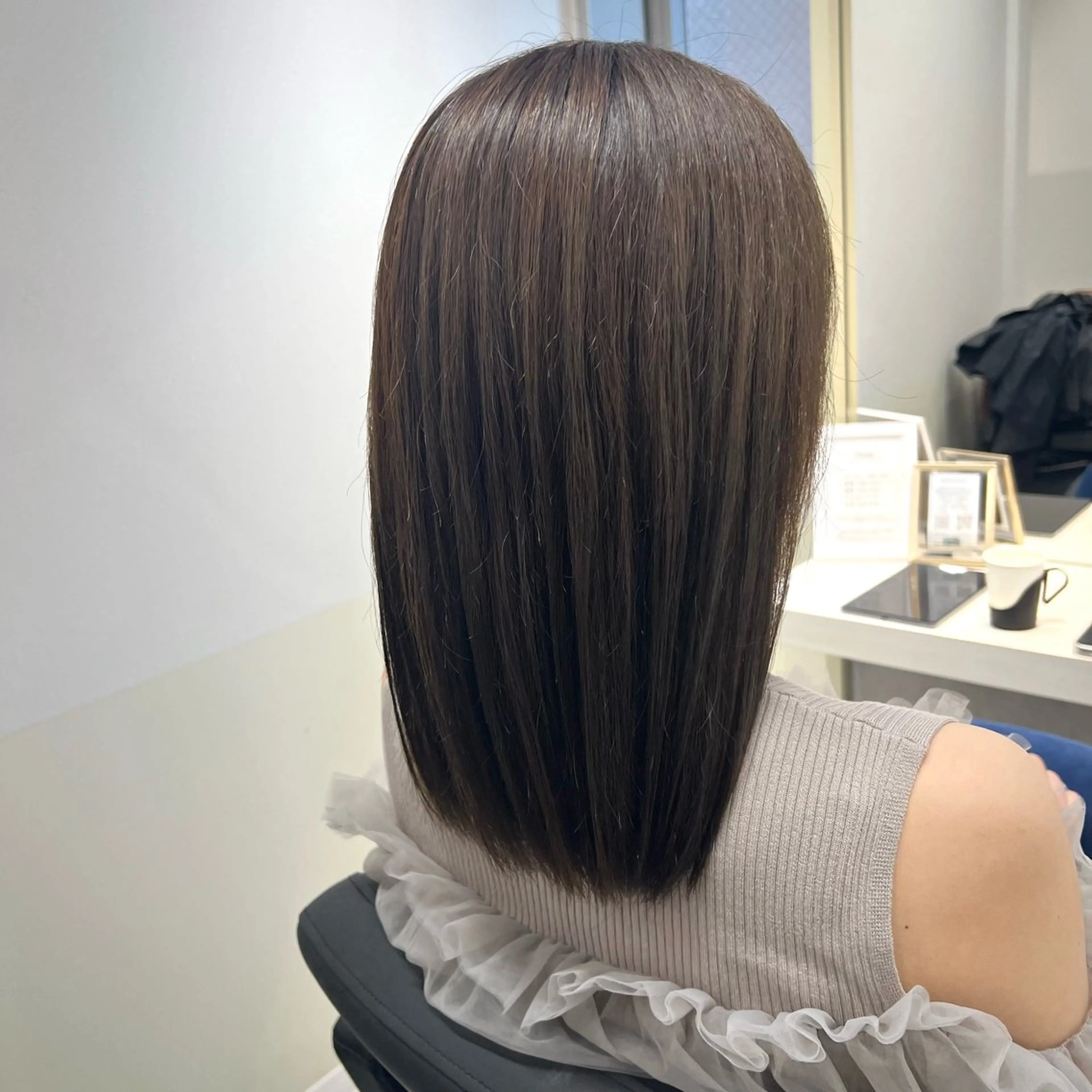 セミロング カラー アッシュ ブリーチ 透明感カラー ヘアカラー トリートメント 半個室サロン/透明感 /艶髪♡岸上 温♡のヘアスタイル