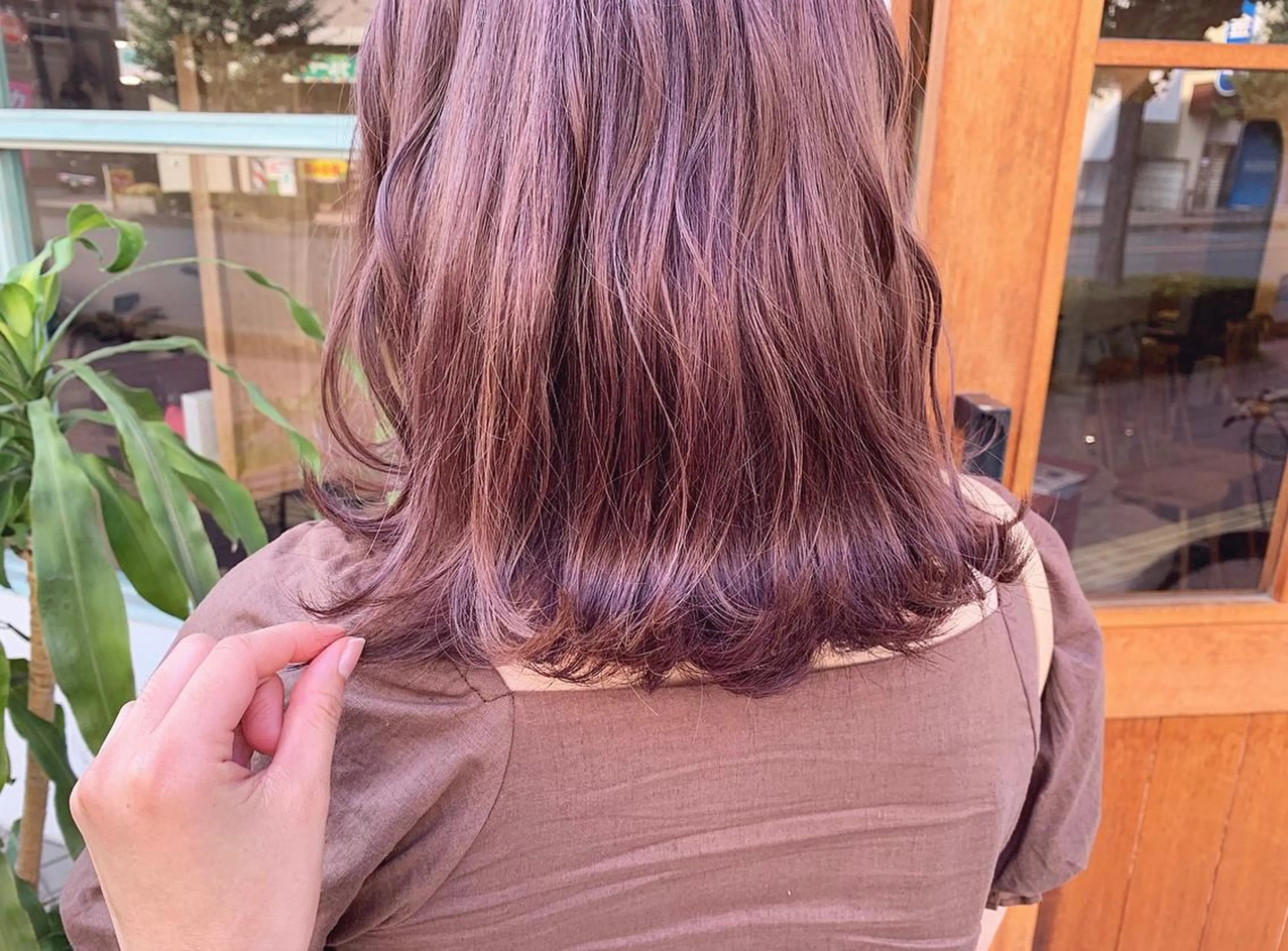 セミロング カラー ブリーチ ピンクカラー バイオレットカラー ヘアカラー たかいわ みきのヘアスタイル