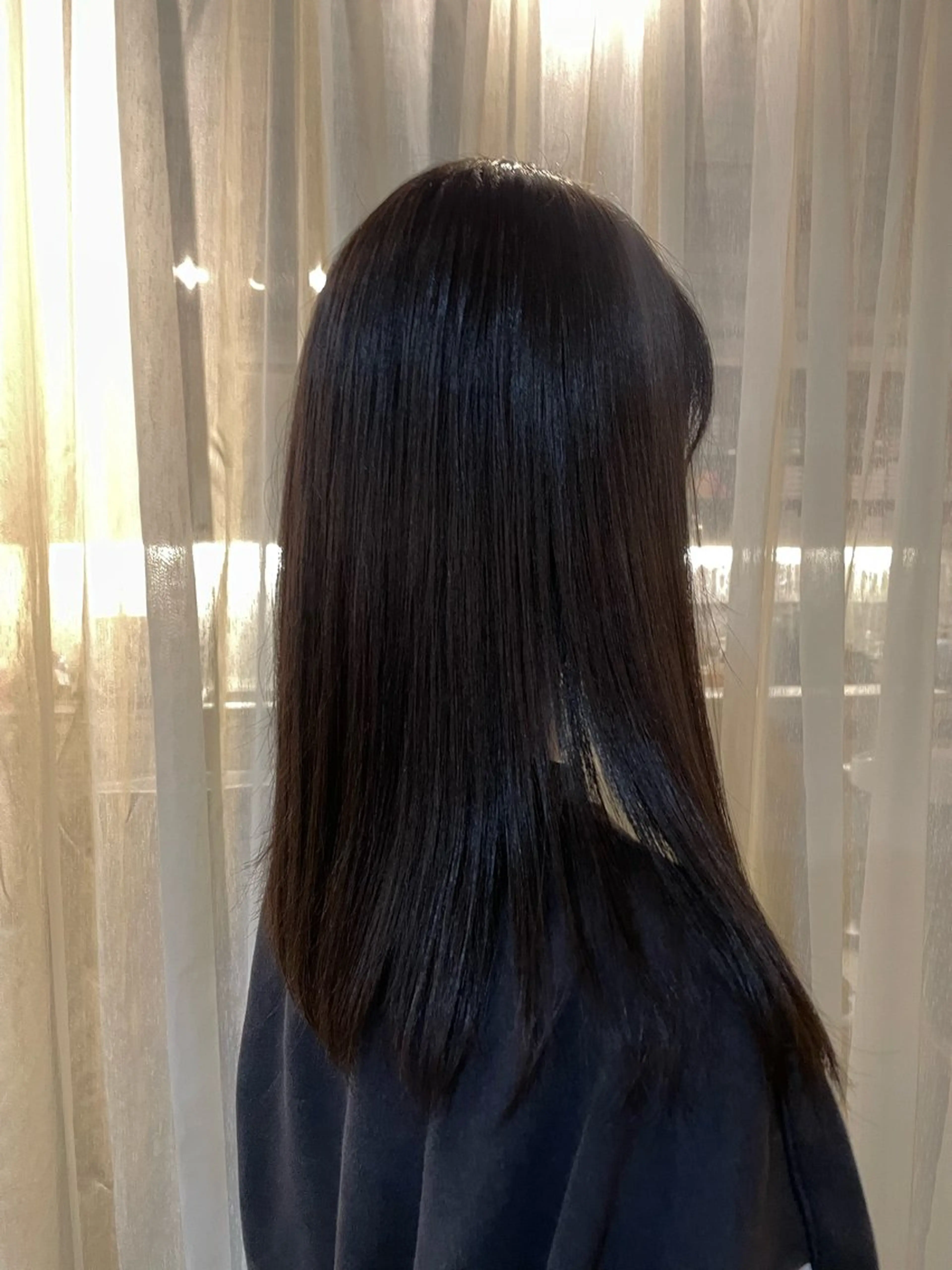 ロング replay所属・藤原 百花のヘアスタイル