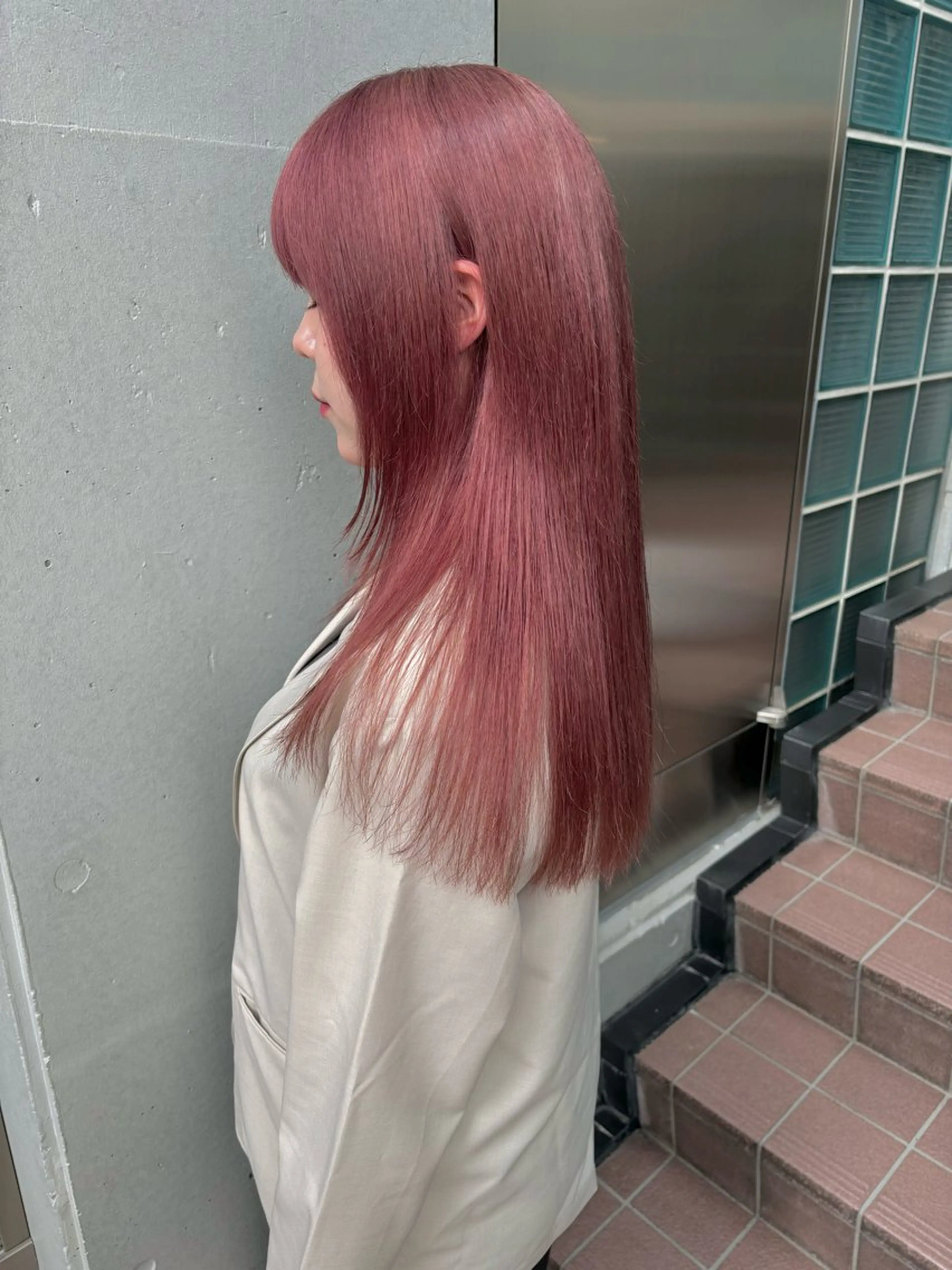 ロング カラー ベージュカラー ブリーチ ピンクカラー ピンクベージュ カット ヘアカラー トリートメント レイヤーカット /透明感/千葉怜寿のヘアスタイル