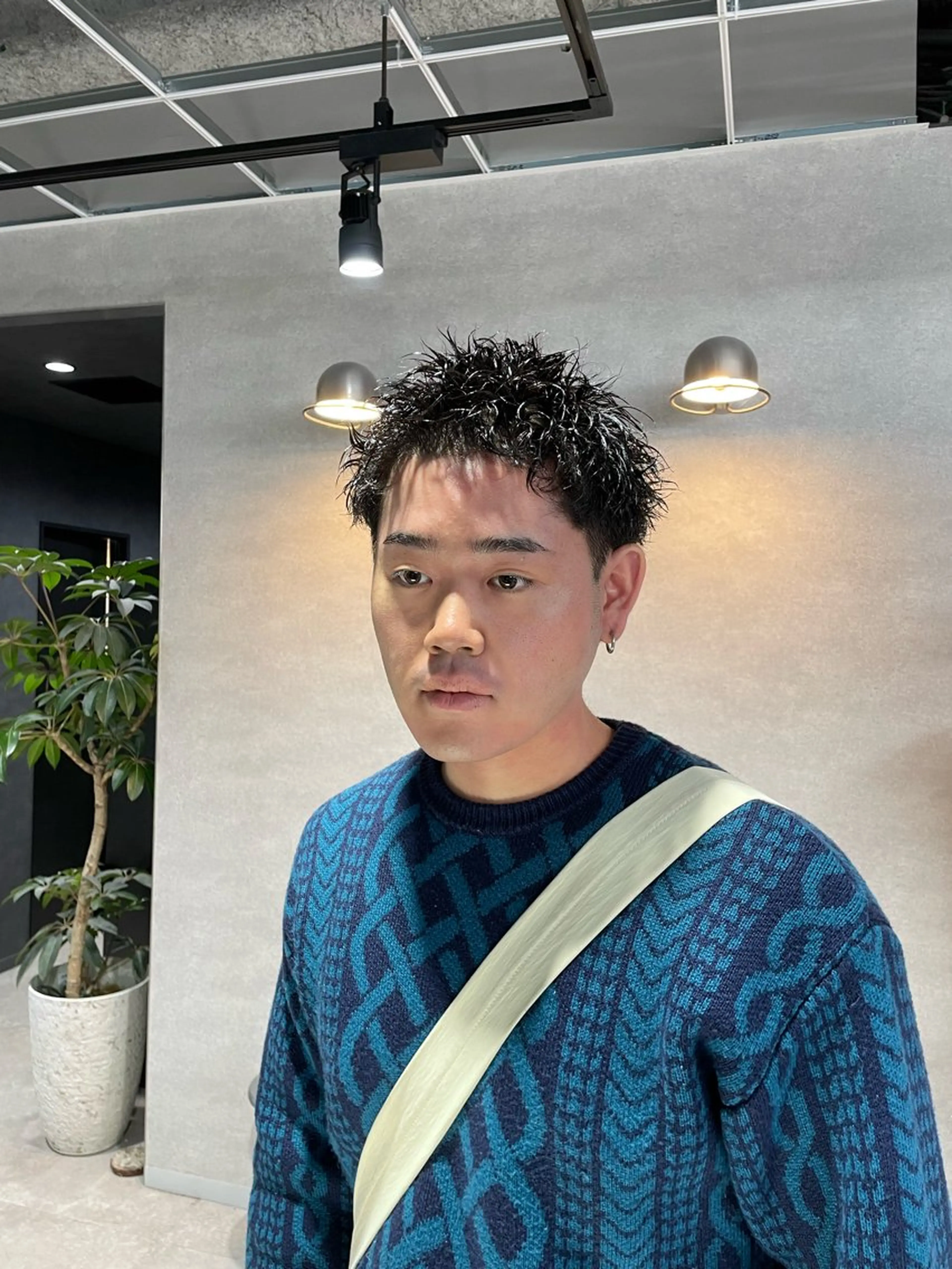 ショート パーマ メンズ メンズパーマ 垢抜けハイトーン☀／ 笑顔の美容師／しゅんのヘアスタイル