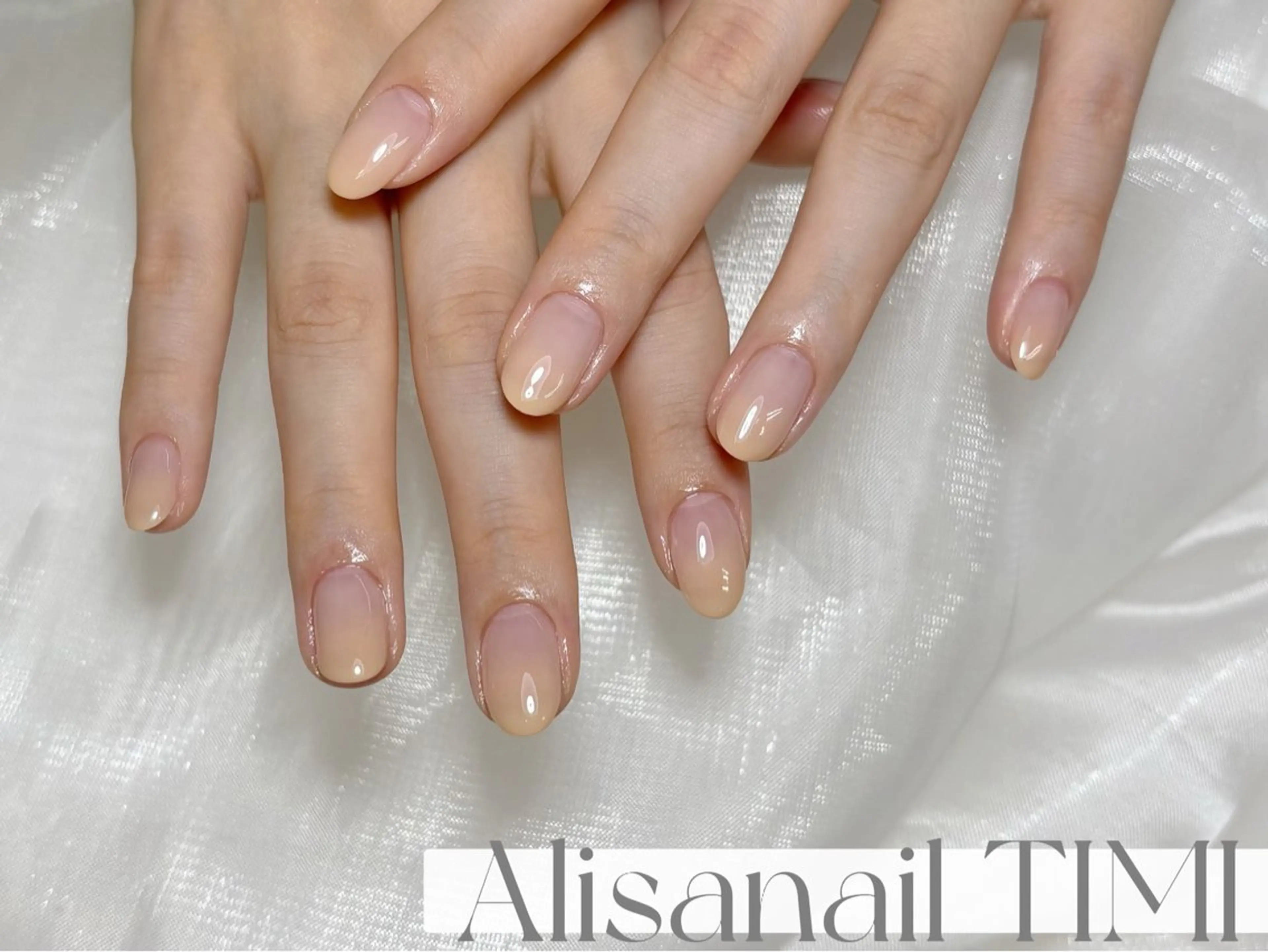 ネイル ニュアンスネイル ハンドネイル Alisa nail Timiのネイルデザイン