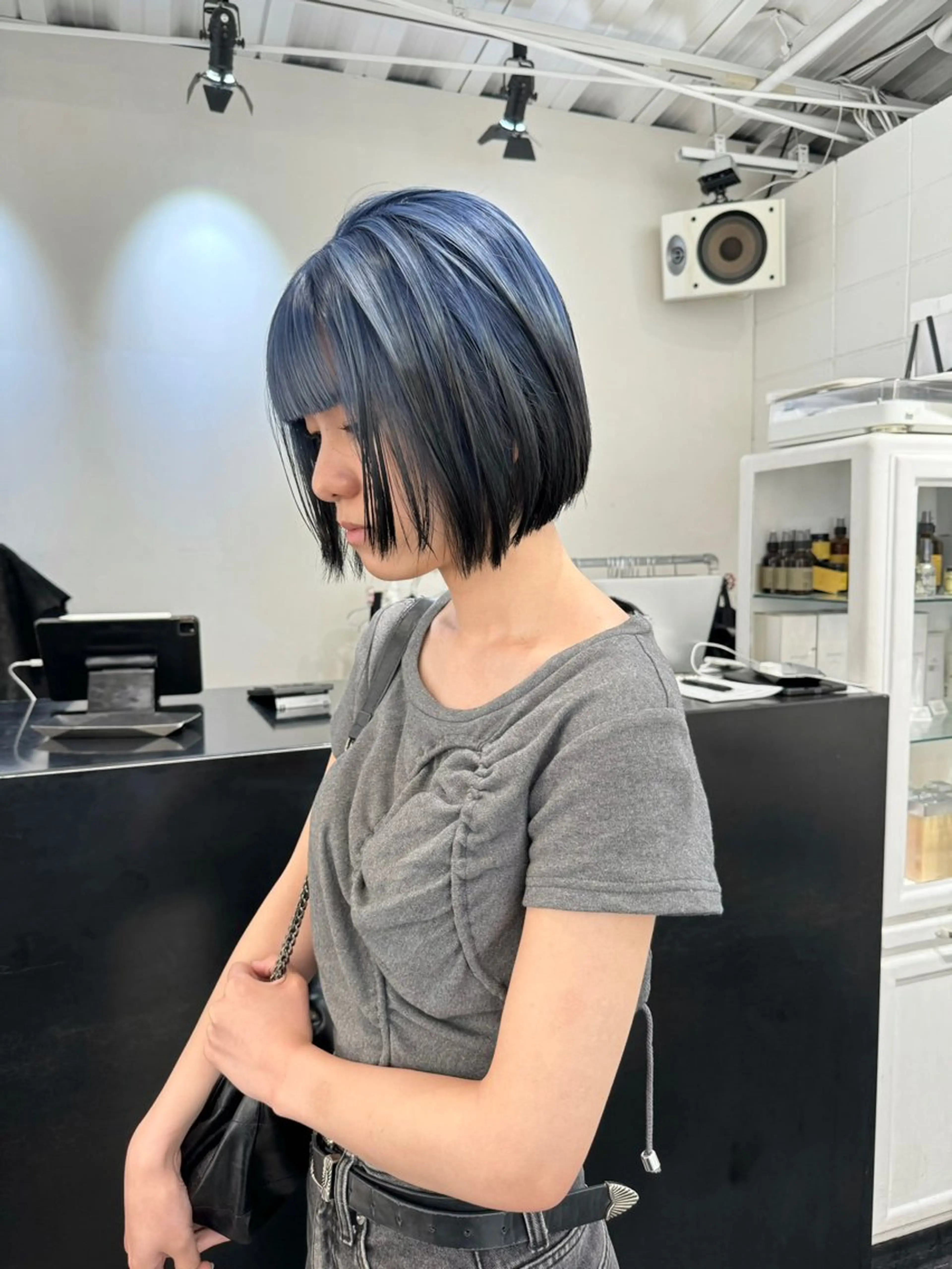 ミディアム カラー ヘアアレンジ 黒髪 ブリーチ ブルーカラー ブルーラベンダー グラデーションカラー カット ヘアカラー トリートメント 💗艶髪ハイトー ンAYAKA💗のヘアスタイル