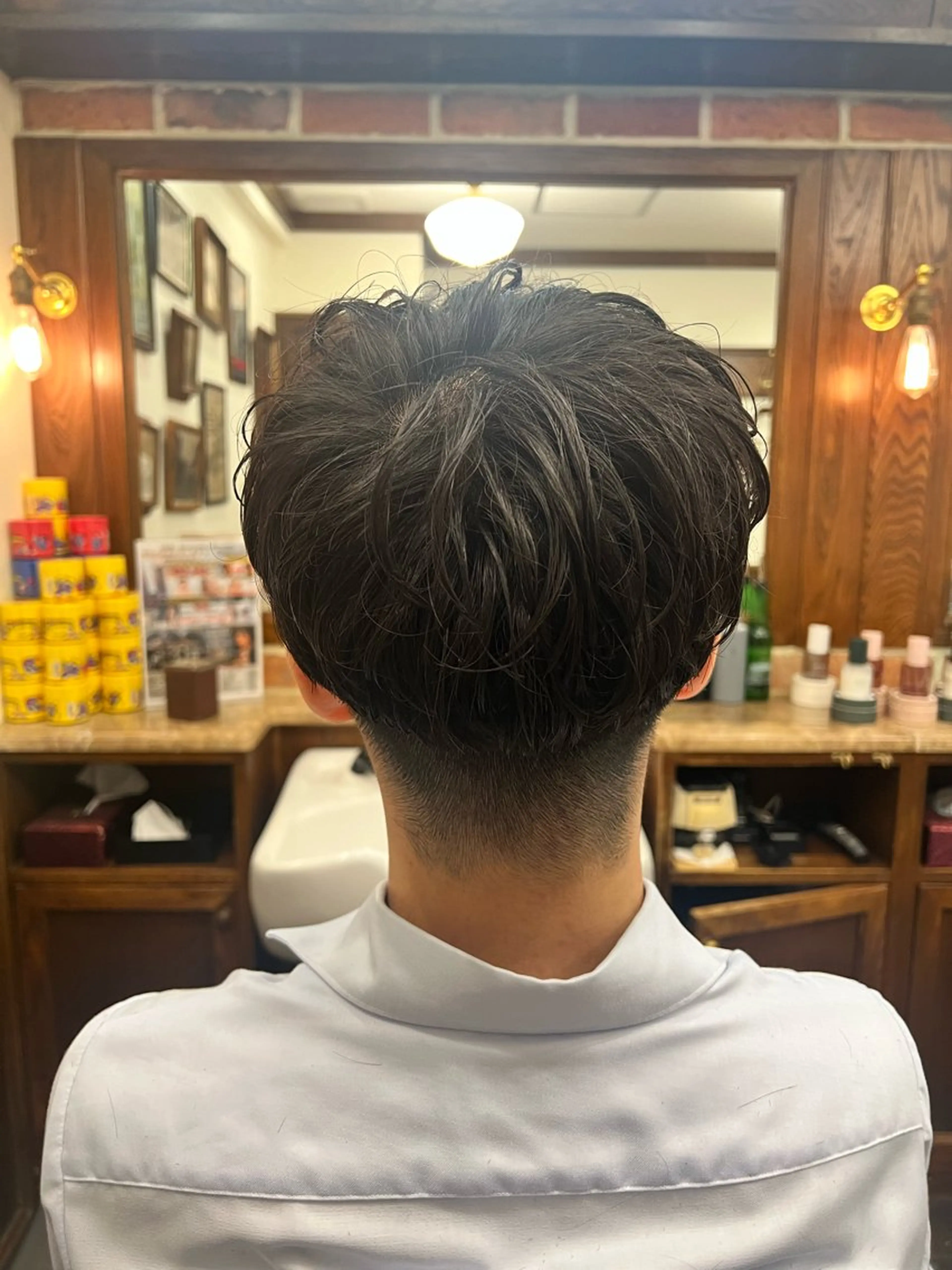 ミディアム ヒロ銀座バーバーショップ丸の内所属・秋山 琳太のヘアスタイル