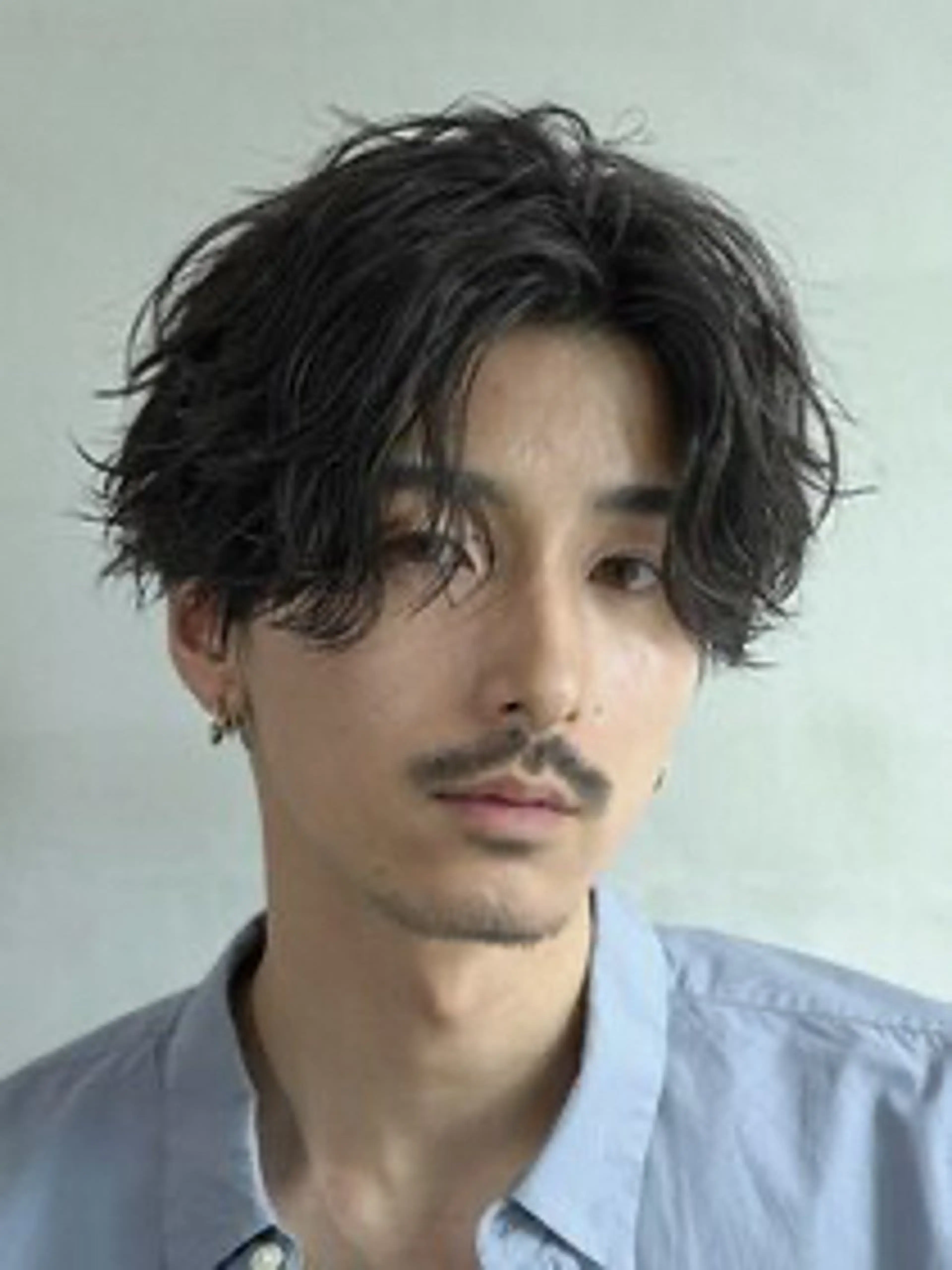 ミディアム パーマ メンズ ミディアムパーマ メンズパーマ スパイラルパーマ カット パーマ fifth 渡部竜馬のヘアスタイル
