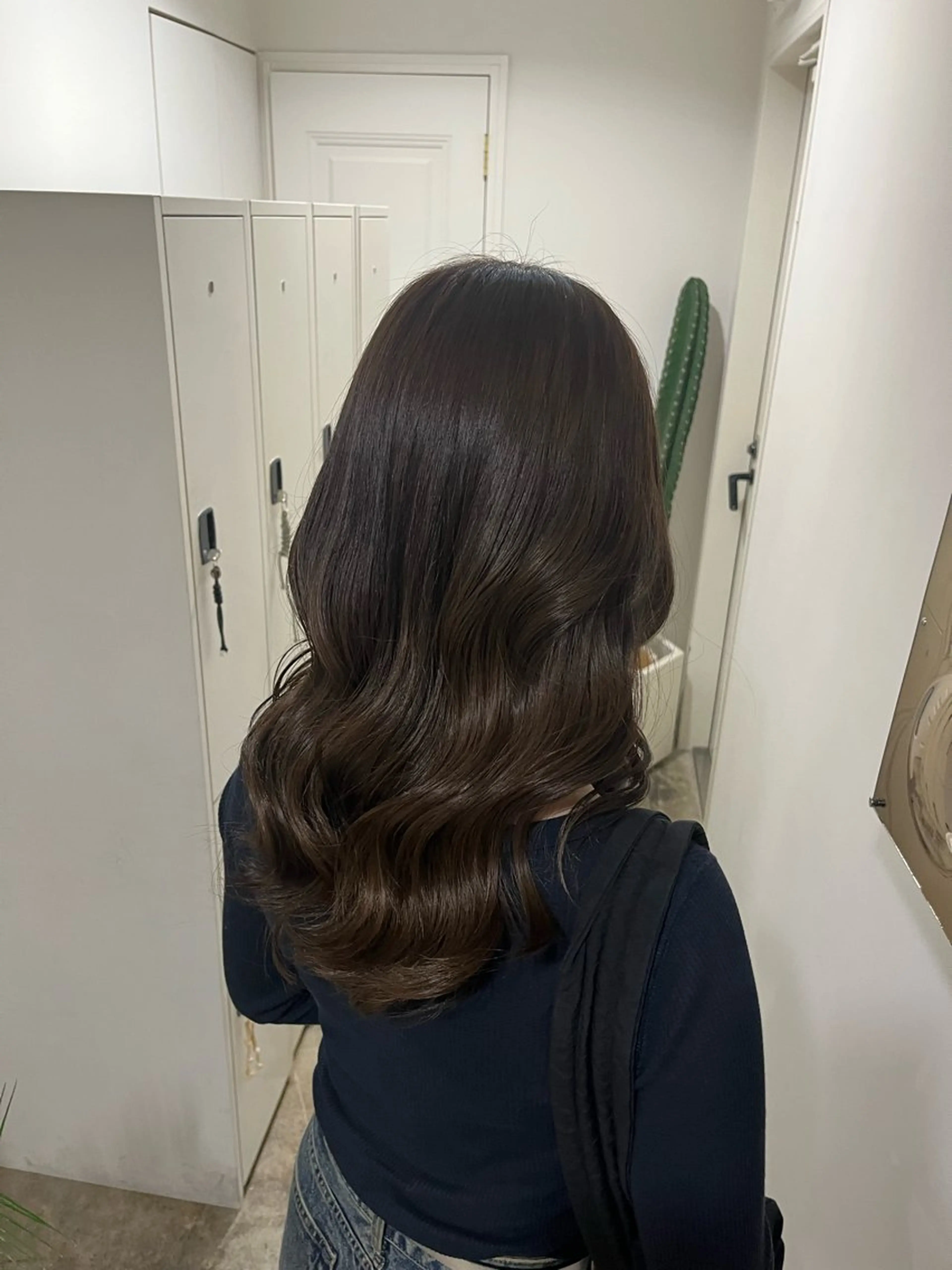 セミロング ヘアカラー 岡田 琉花のヘアスタイル
