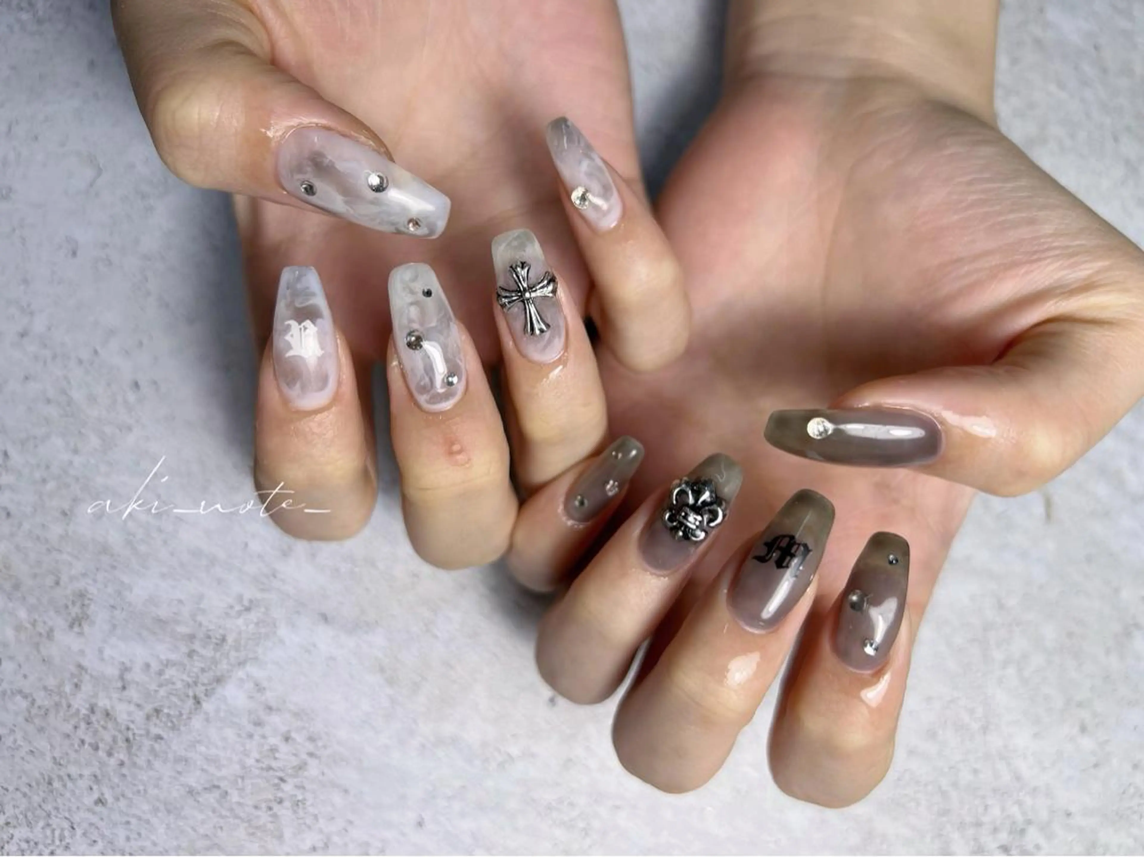 ネイル ニュアンスネイル ハンドネイル フットネイル GRANDE大須 栄/店長 aki🌙のネイルデザイン