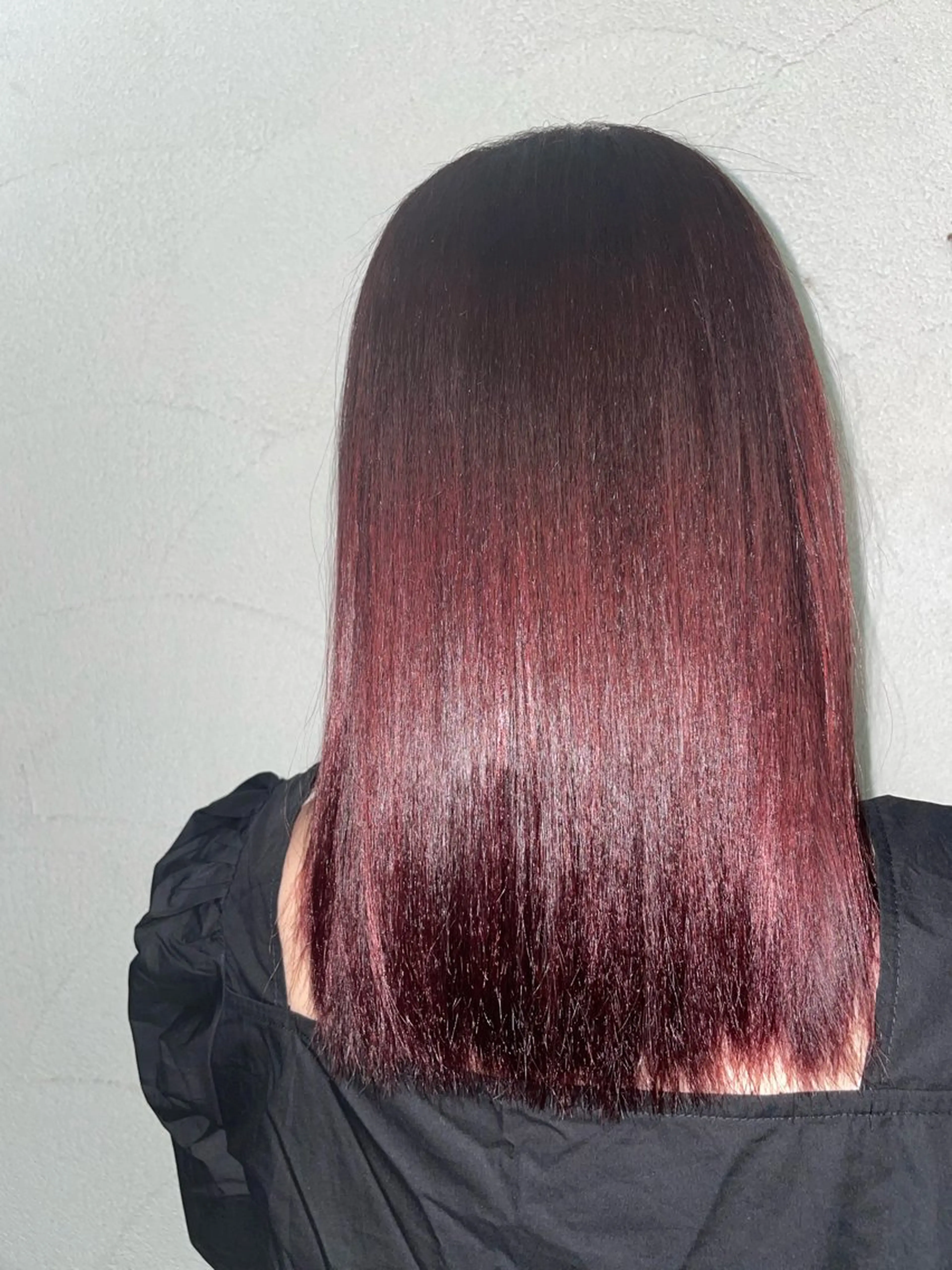 セミロング カラー カシス レッドカラー ash  takasaki所属・大塚 友茉のヘアスタイル