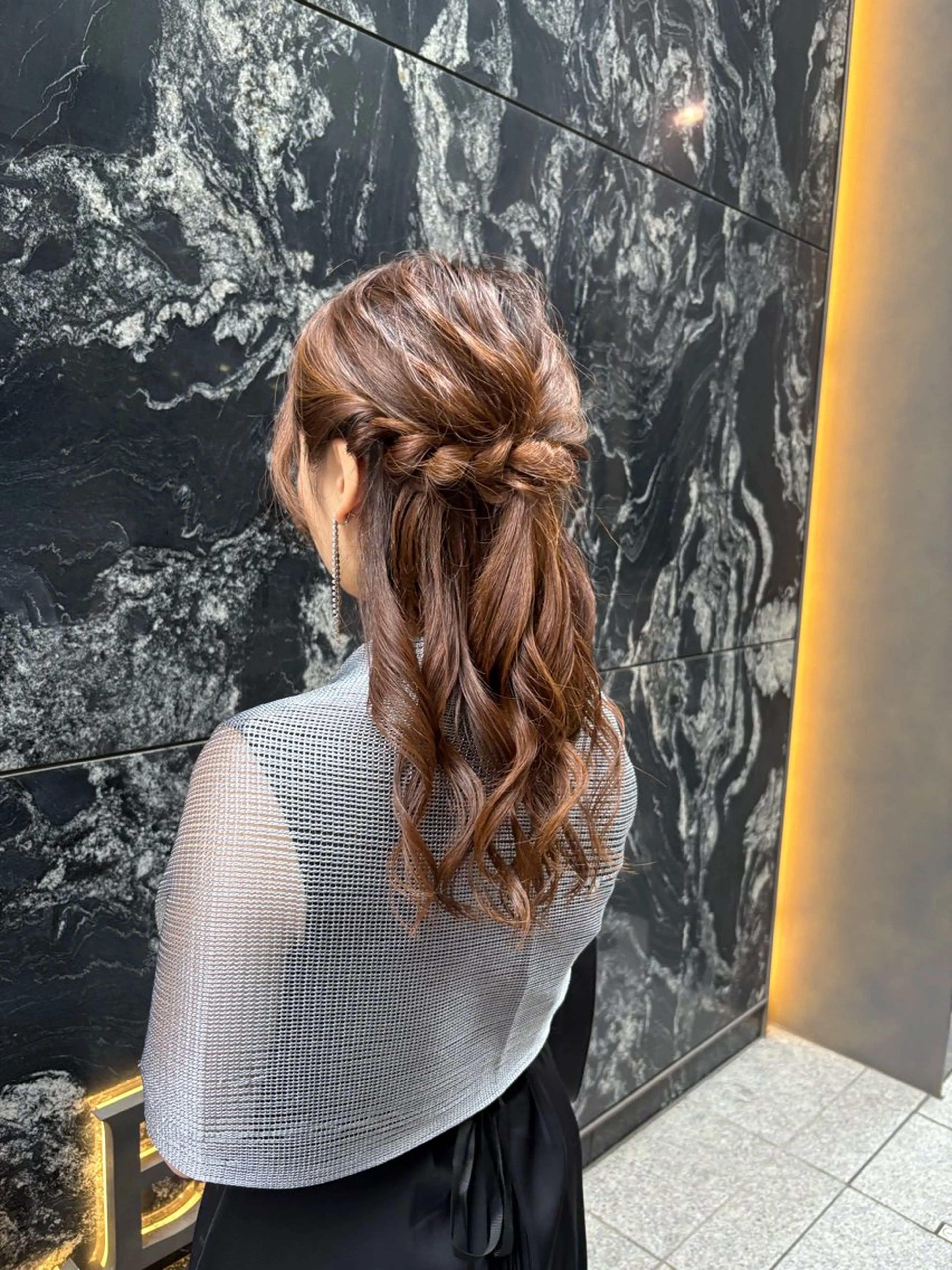 ロング ヘアアレンジ 足立 遥奈のヘアスタイル