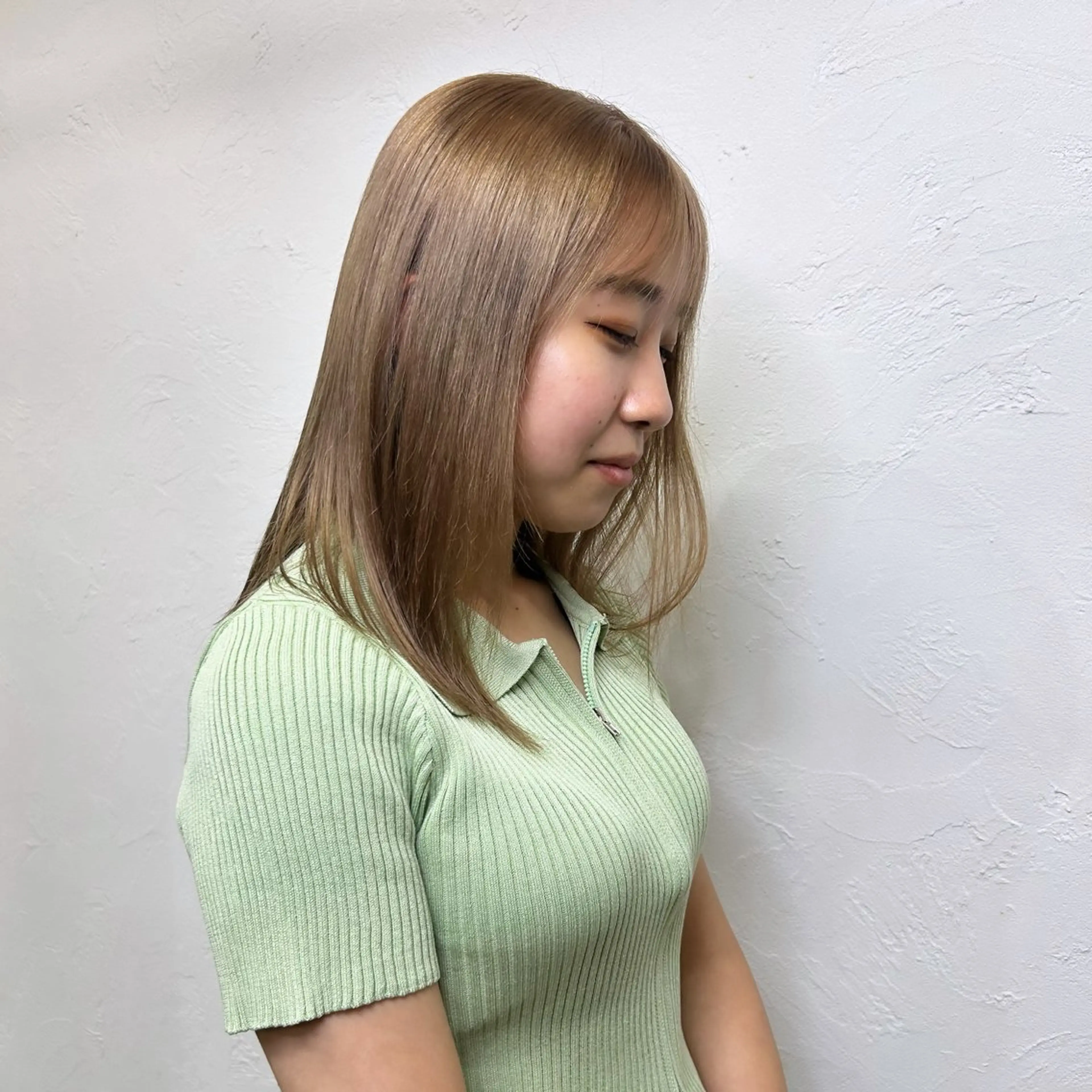 セミロング カラー yohaku所属・ハイトーン美容師🫧 神崎 源のヘアスタイル