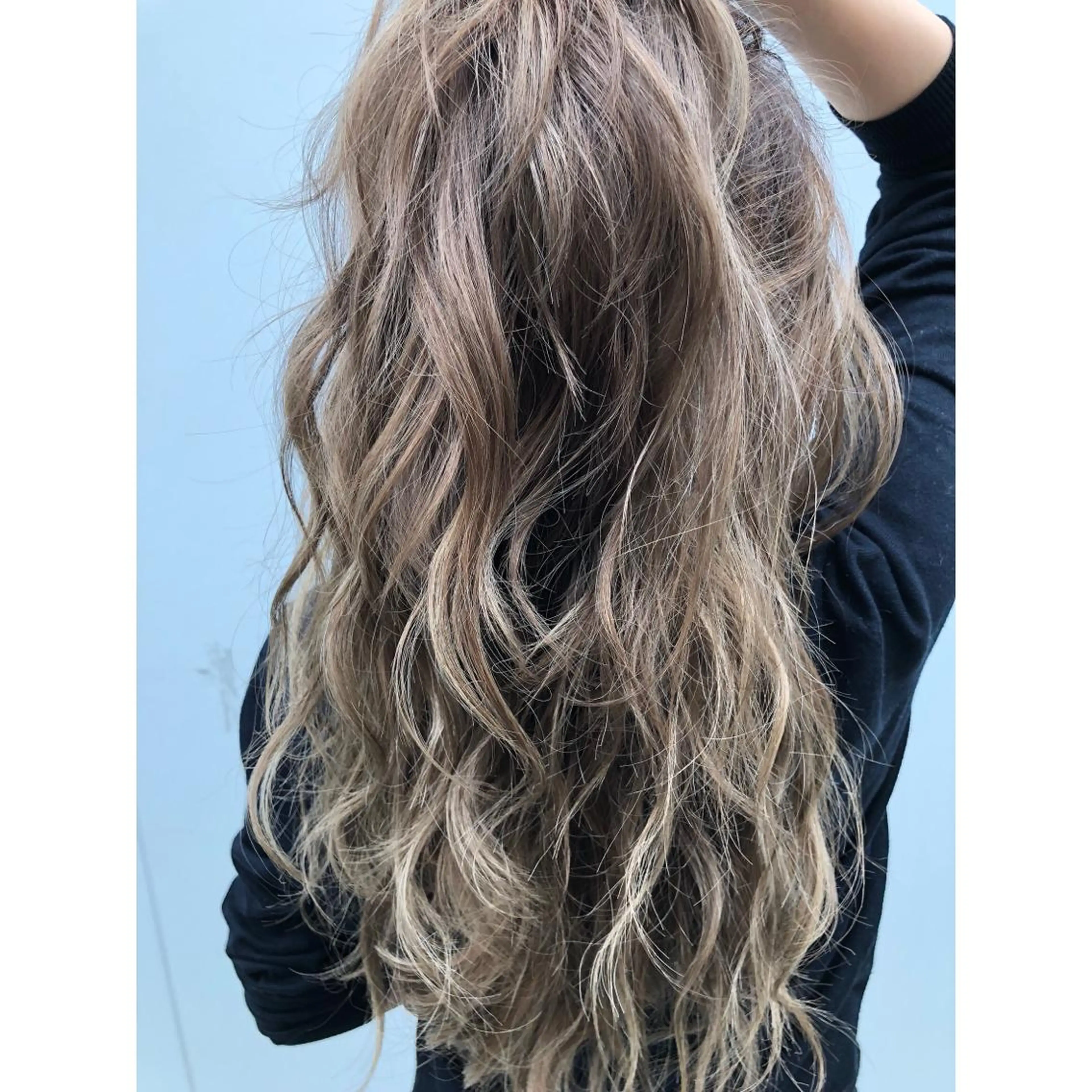 ロング カラー アッシュ シルバー シルバーアッシュ ヘアカラー トリートメント ヘッドスパ パーソナルカラー診断 できます　木曽　主博のヘアスタイル