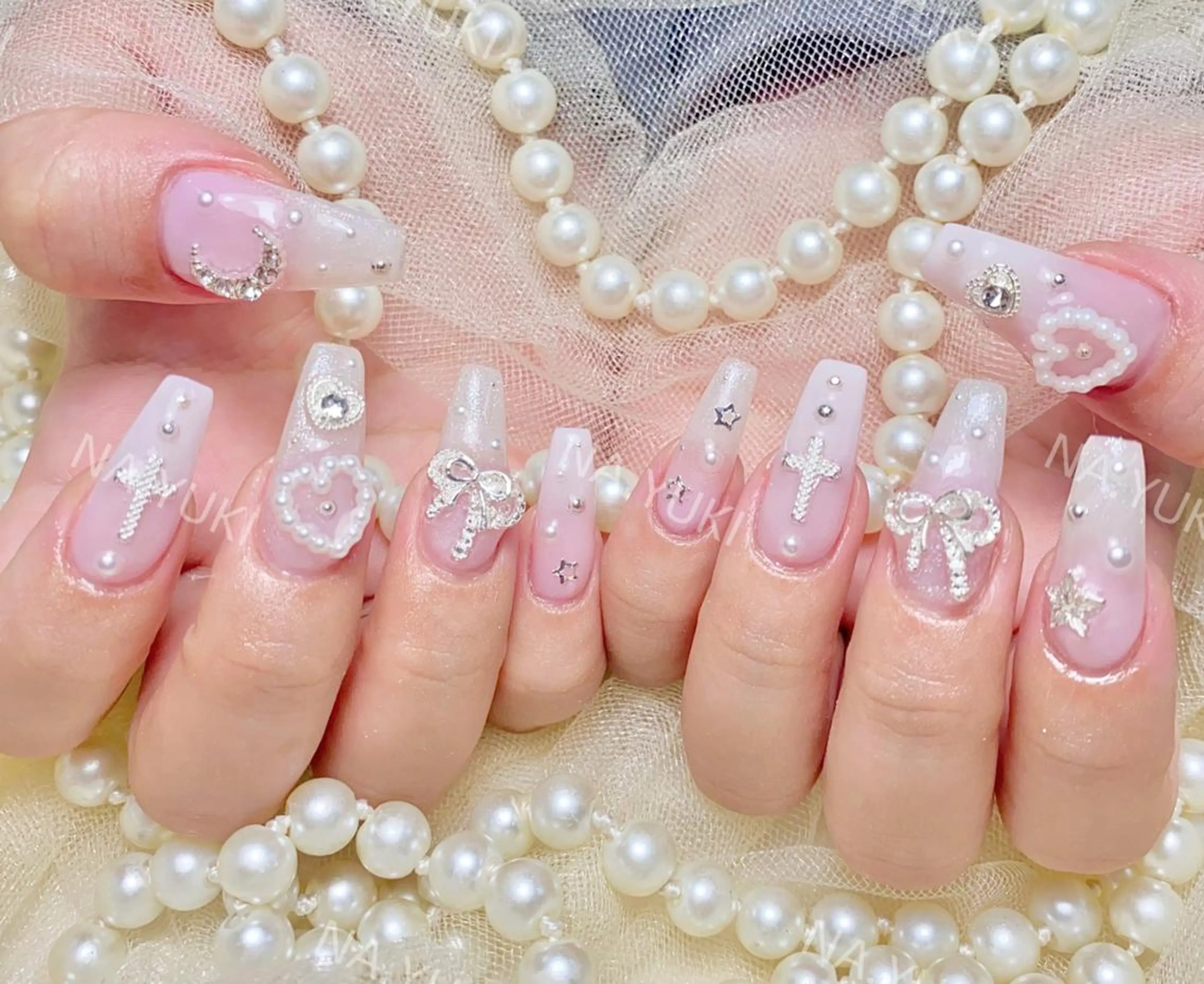 ネイル ハンドネイル ハンドケア 🌷 Mooning 🌷のネイルデザイン