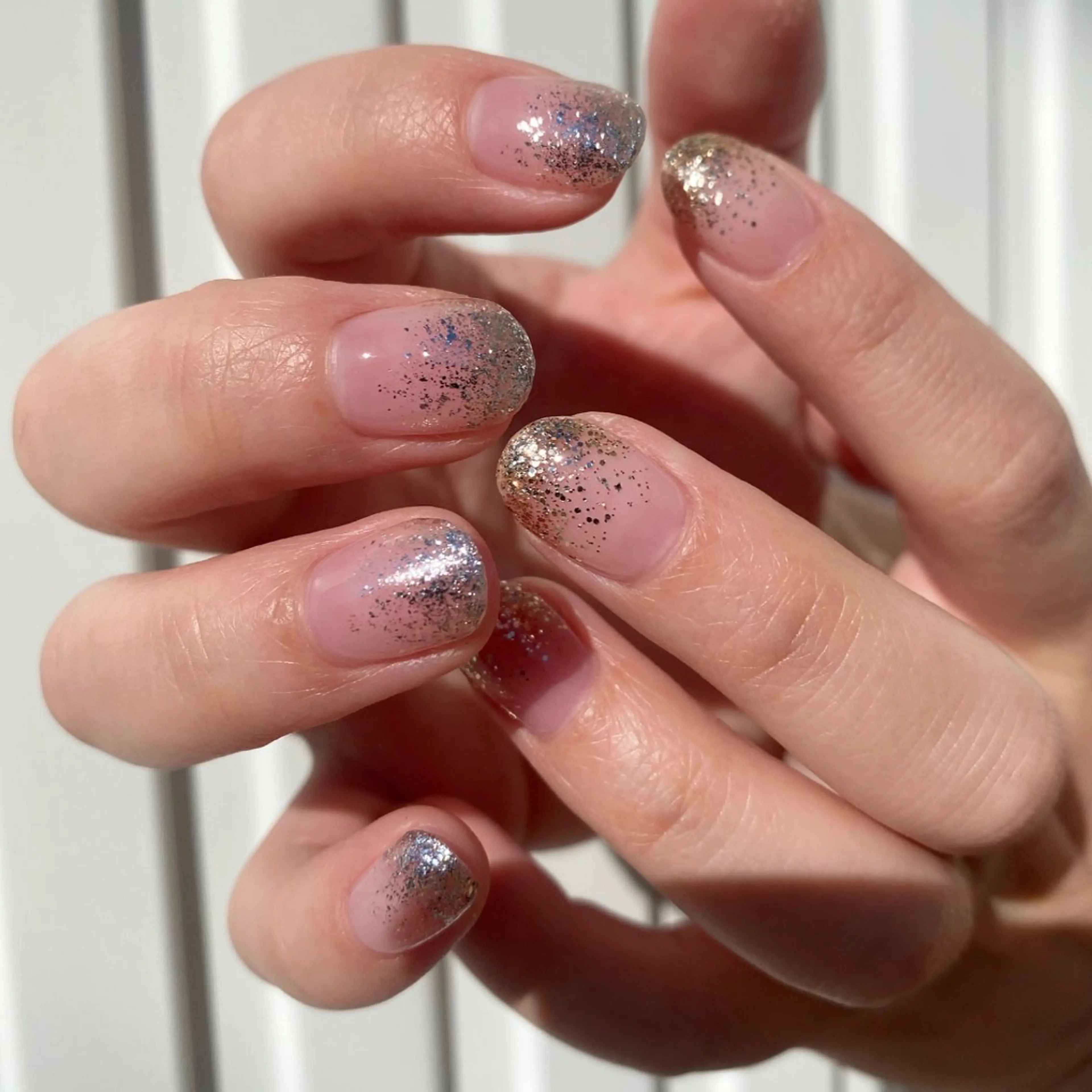ネイル グラデーション ラメ(グリッター) ラメグラデーション ハンドネイル to.所属・to nailのネイルデザイン