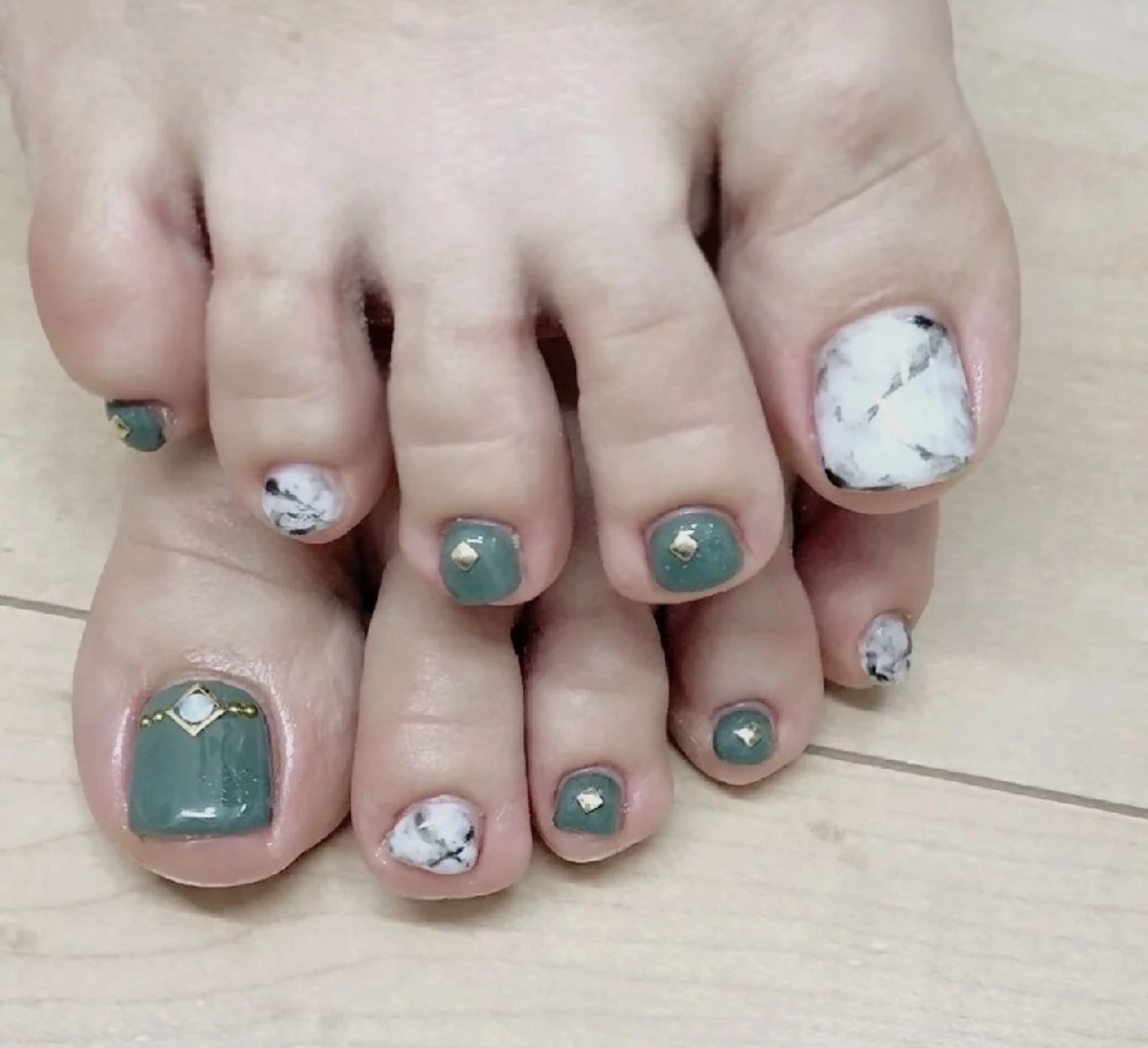 ネイル ぴはくサロン　ネイル あんどアイラッシュのマツエク・マツパデザイン