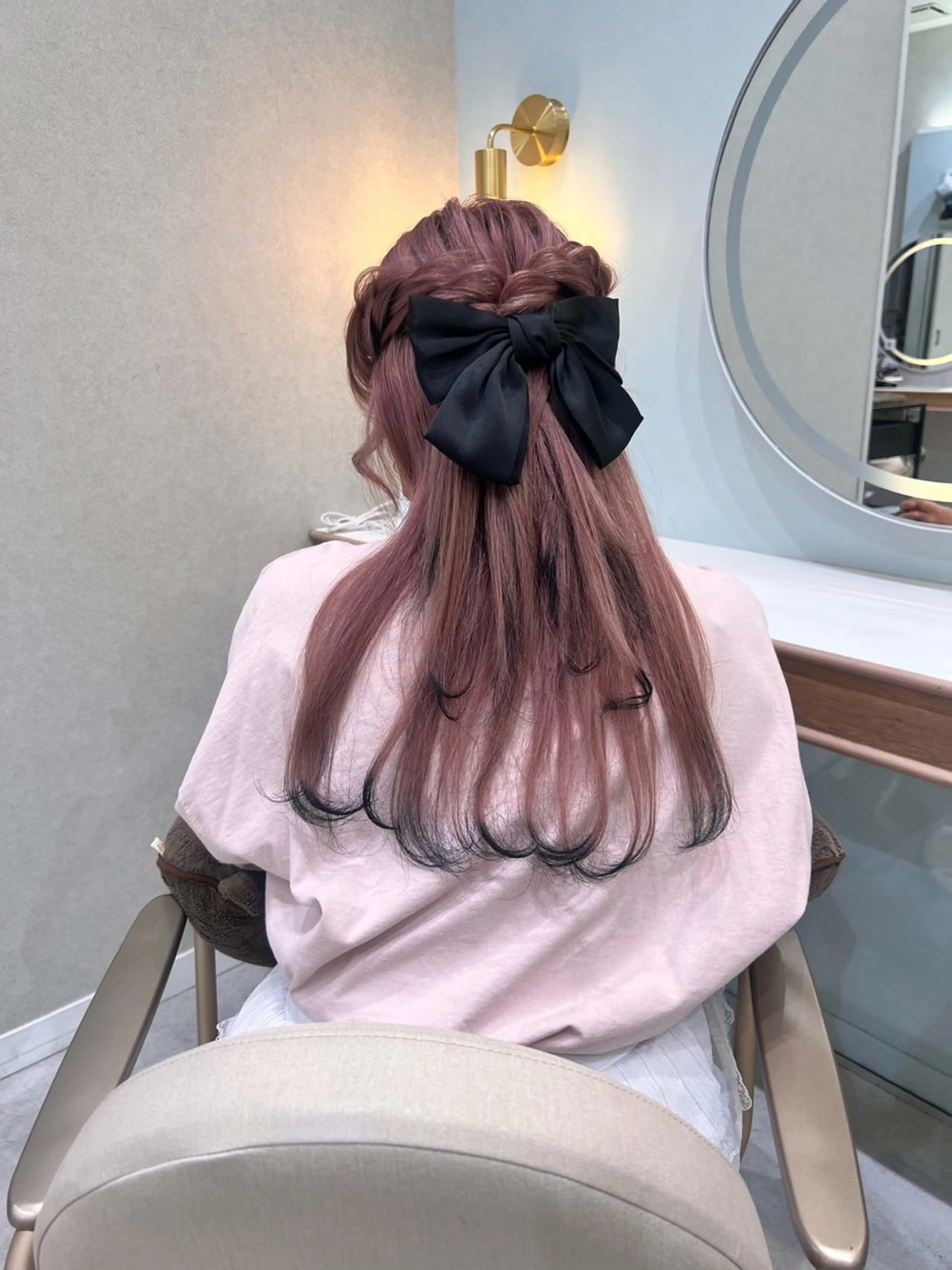 ロング ヘアセット ブリーチカラー 〻髪質改善〻アレンジのヘアスタイル