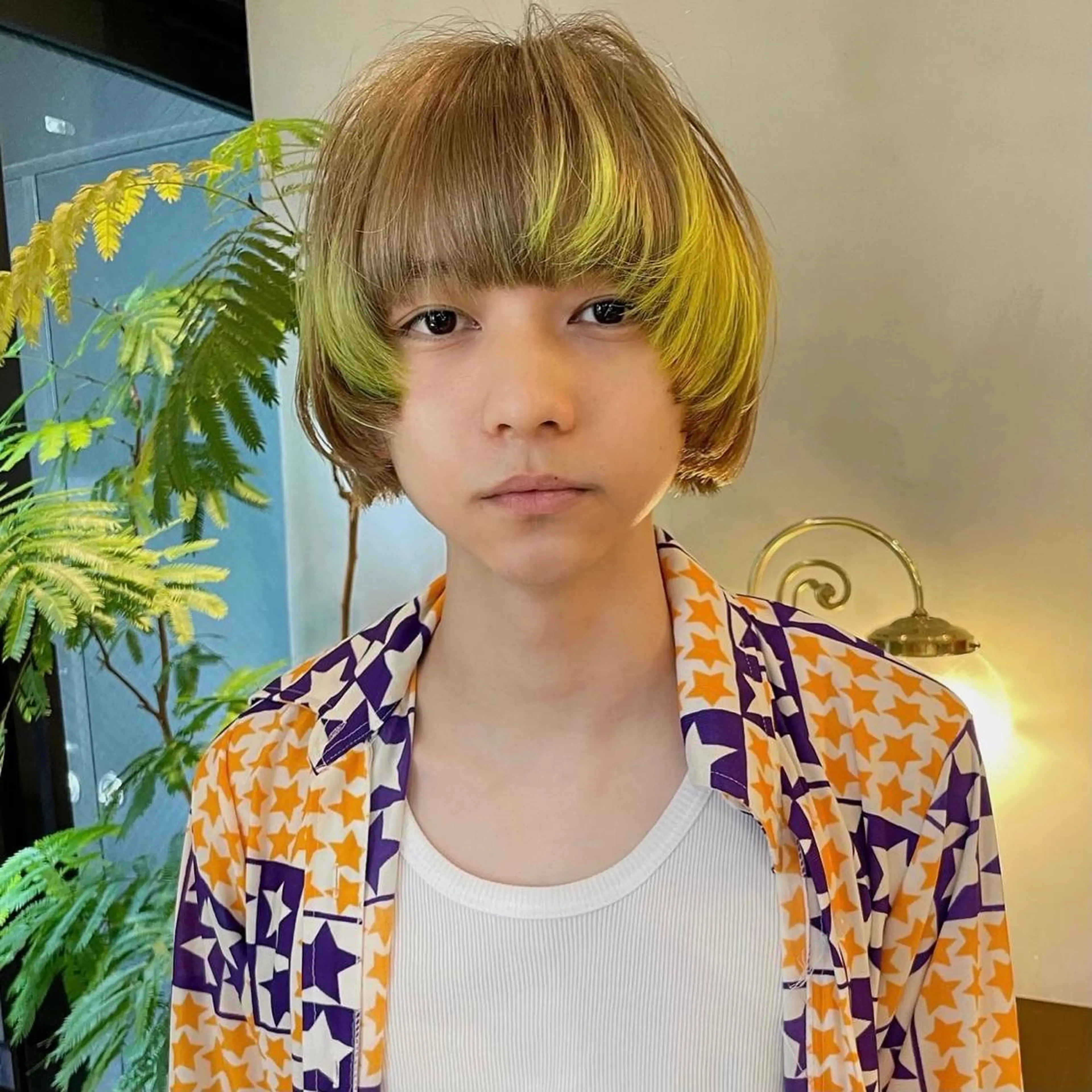 ショート カラー ボブレイヤー ハイライトカラー イエローカラー ボブ ハイライト カット ヘアカラー トリートメント SALOWIN所属・ブリーチ✨ ボブ✨レイヤーのヘアスタイル