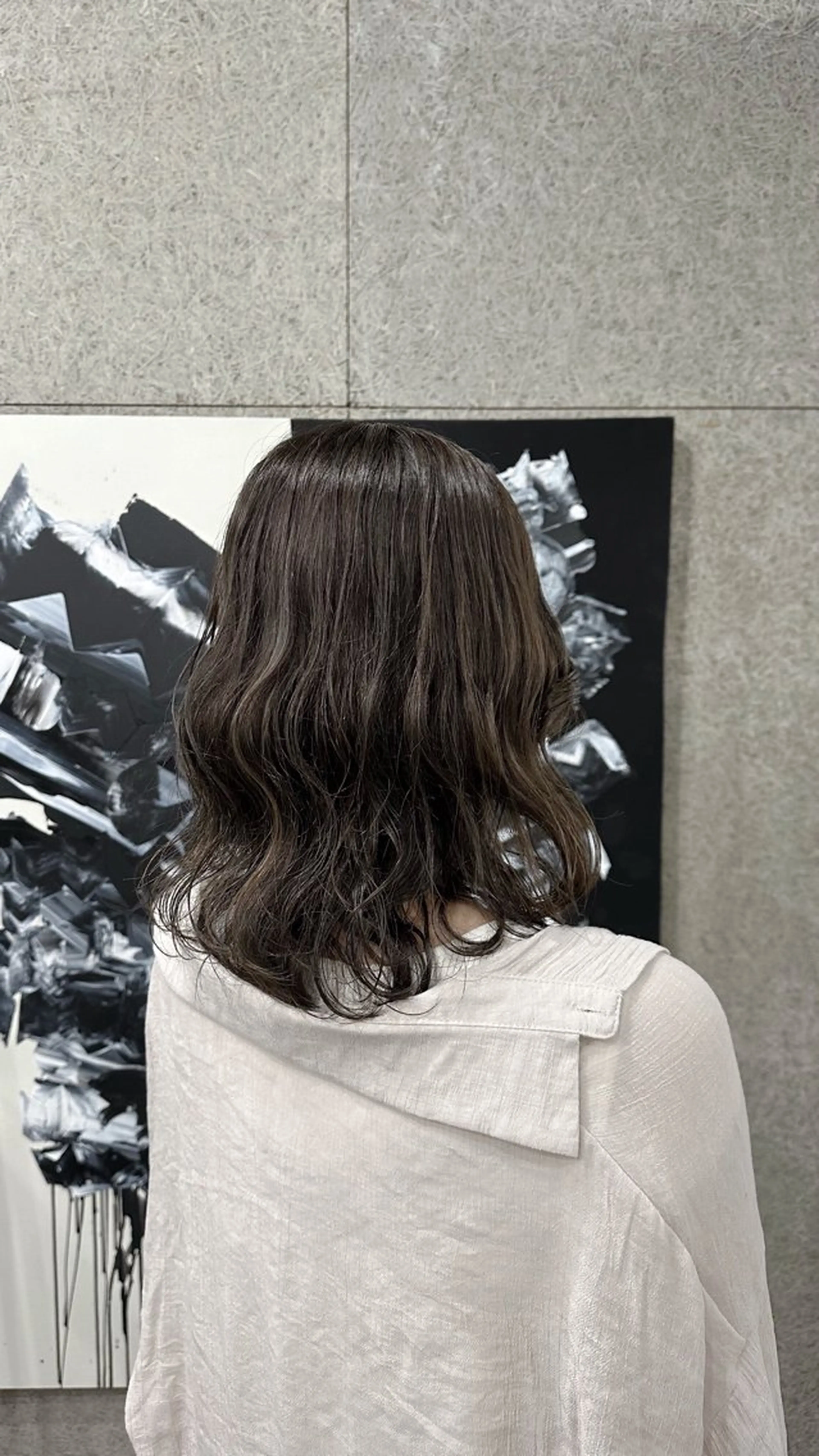 セミロング カラー グレージュ オリーブグレージュ オリーブグレー Iwama momokaのヘアスタイル