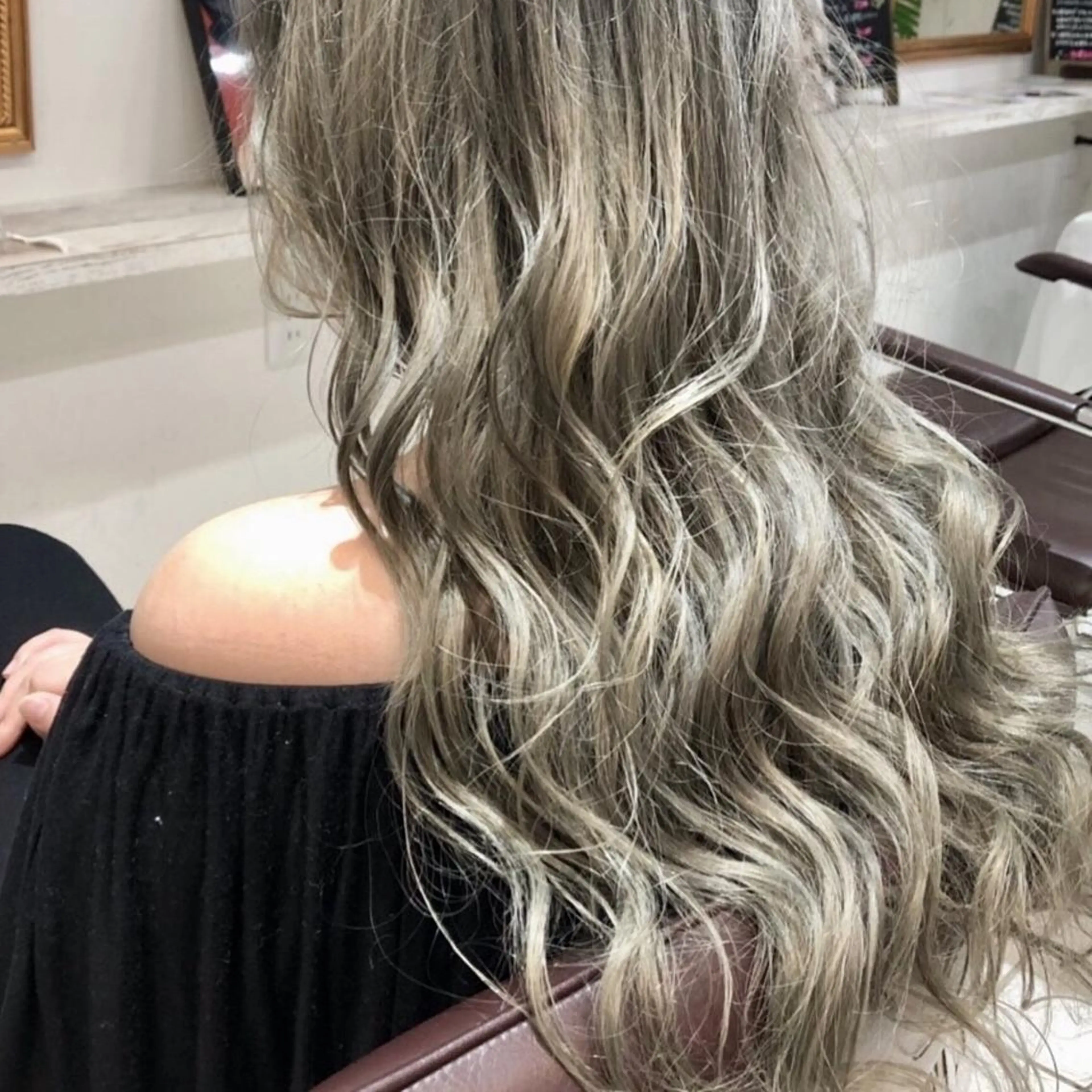 セミロング カラー レミーエクステ大阪 Device梅田のヘアスタイル