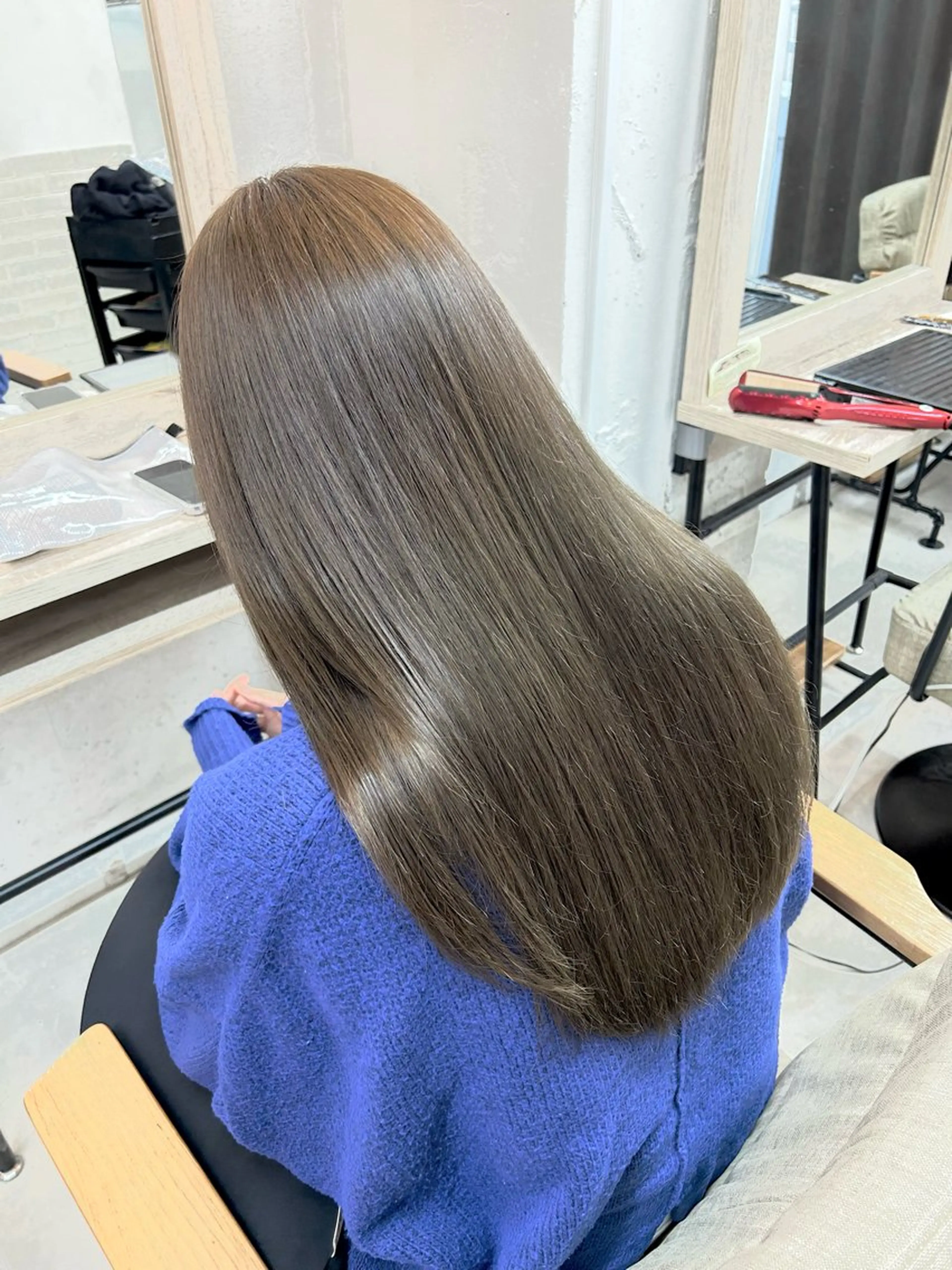 ロング カラー ベージュカラー 透明感カラー オリーブベージュ オレンジ ロング 岩崎 美帆のヘアスタイル